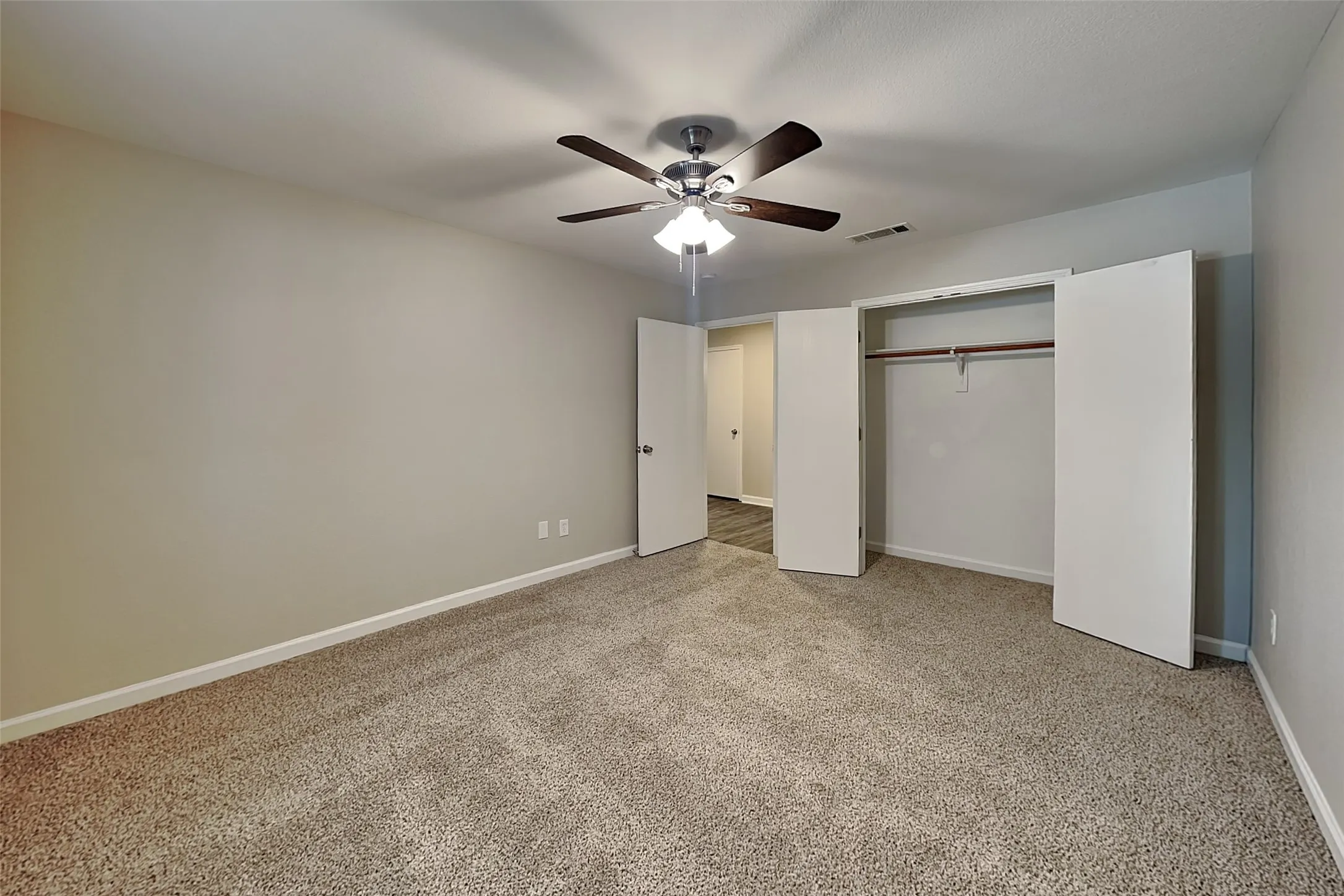 Single Family Residence For Rent in Tarrant County , 10469 Winding Passage Way, Fort Worth, Texas 76131, 3 Bedroom, 2 Bathroom, 2 Garage spaces, 1,688 Sqft, built in 2006, mls#21281158, Real Estate Agent in Fort Worth, Homes For Rent in Tarrant county, Homes For Rent in Fort Worth, Realtor in Fort Worth Texas, Real Estate Brokerage Independent Realty Texas, Luminita Cordes Realtor