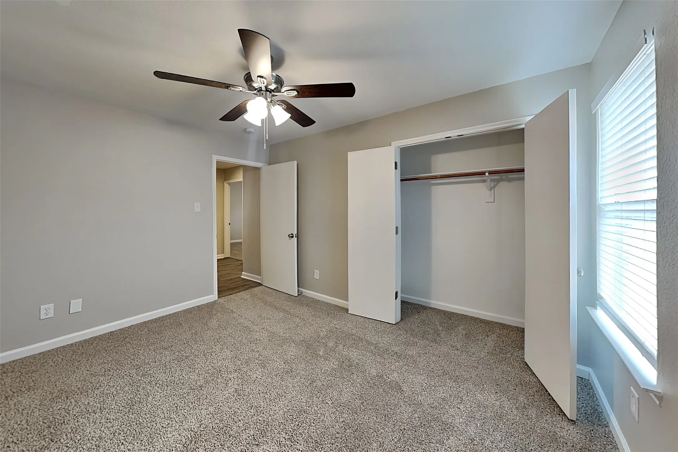 Single Family Residence For Rent in Tarrant County , 10469 Winding Passage Way, Fort Worth, Texas 76131, 3 Bedroom, 2 Bathroom, 2 Garage spaces, 1,688 Sqft, built in 2006, mls#21281158, Real Estate Agent in Fort Worth, Homes For Rent in Tarrant county, Homes For Rent in Fort Worth, Realtor in Fort Worth Texas, Real Estate Brokerage Independent Realty Texas, Luminita Cordes Realtor