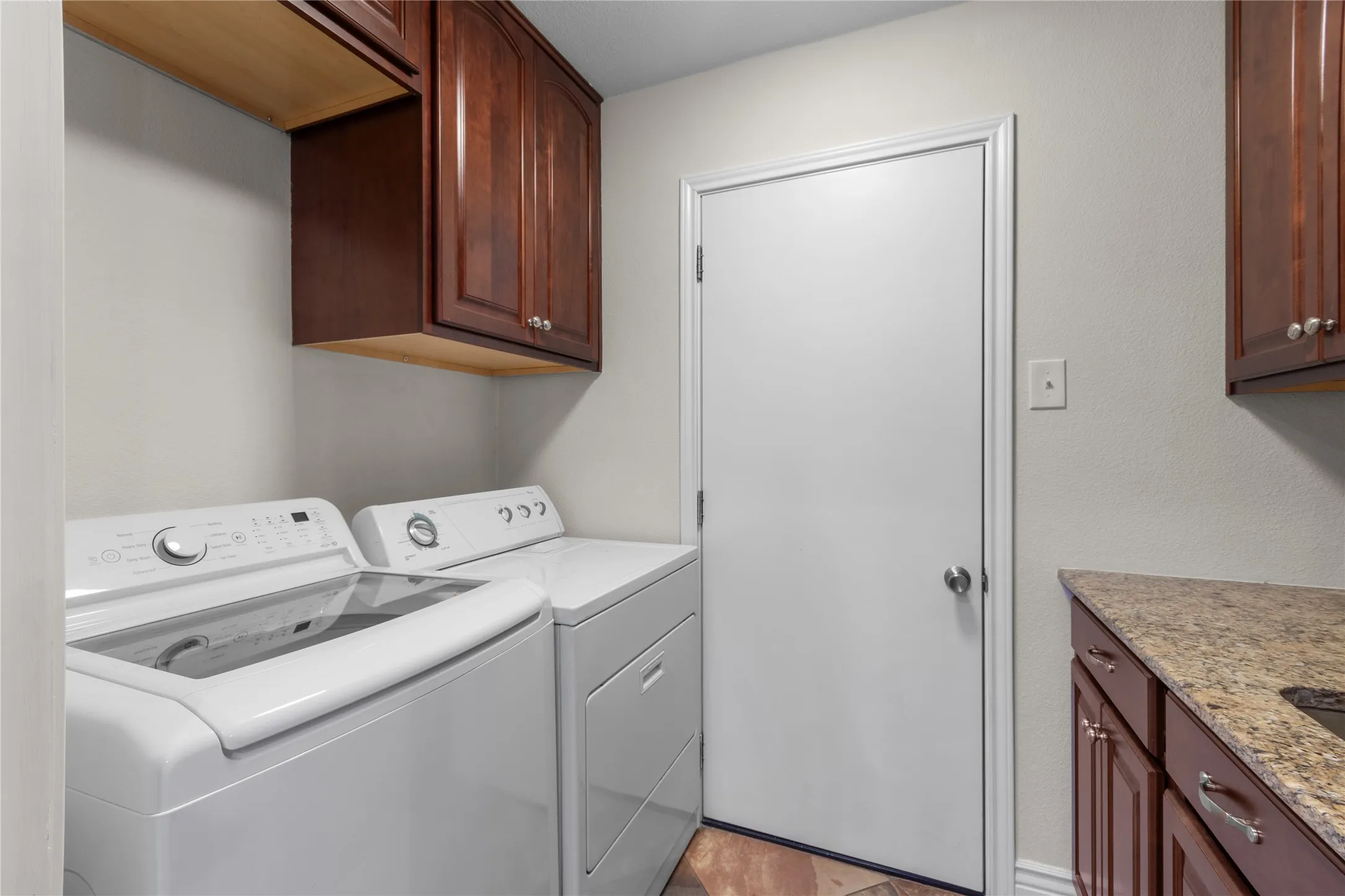 Single Family Residence For Sale in Dallas County , 2530 Springhill Drive, Dallas, Texas 75228, 3 Bedroom, 2 Bathroom, 2 Garage spaces, 1,893 Sqft, built in 1960, mls#21269179, Real Estate Agent in Dallas, Homes For Sale in Dallas county, Homes For Sale in Dallas, Realtor in Dallas Texas, Real Estate Brokerage Independent Realty Texas, Luminita Cordes Realtor