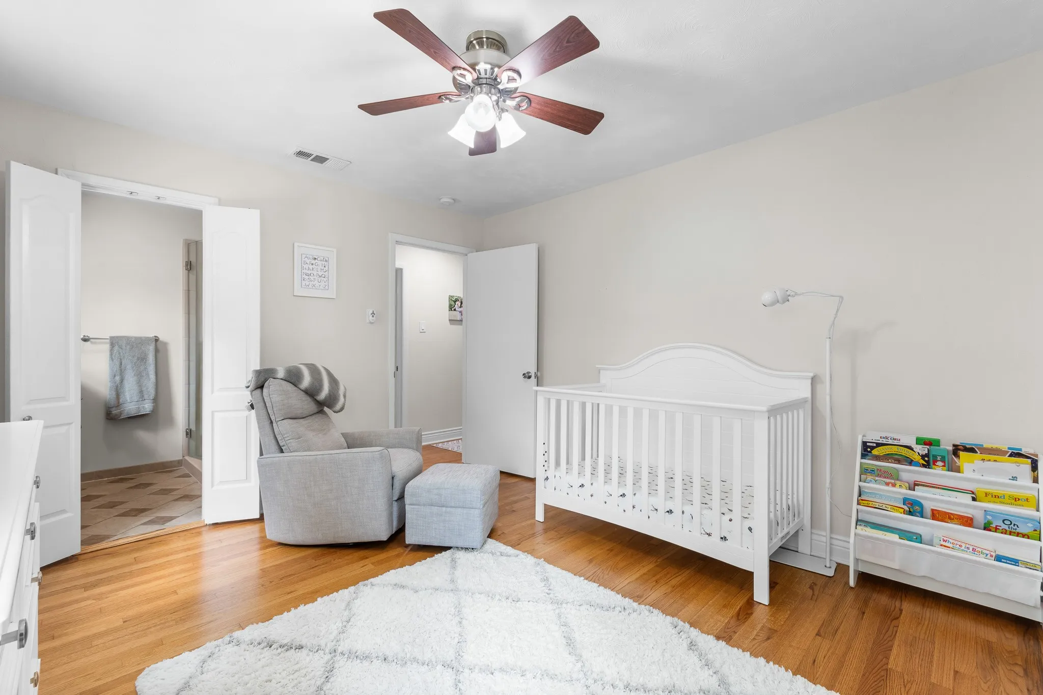 Single Family Residence For Sale in Dallas County , 2530 Springhill Drive, Dallas, Texas 75228, 3 Bedroom, 2 Bathroom, 2 Garage spaces, 1,893 Sqft, built in 1960, mls#21269179, Real Estate Agent in Dallas, Homes For Sale in Dallas county, Homes For Sale in Dallas, Realtor in Dallas Texas, Real Estate Brokerage Independent Realty Texas, Luminita Cordes Realtor