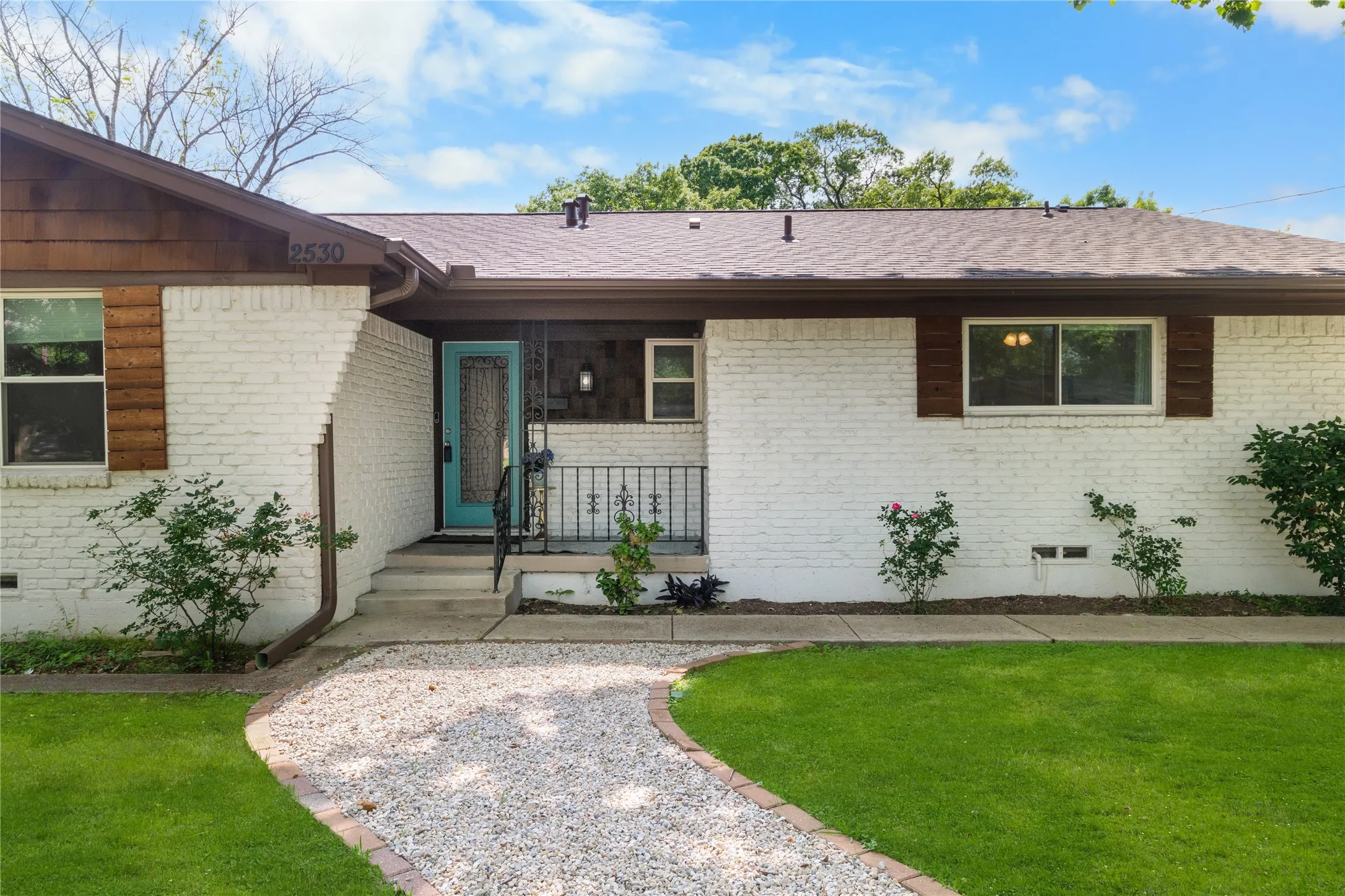 Single Family Residence For Sale in Dallas County , 2530 Springhill Drive, Dallas, Texas 75228, 3 Bedroom, 2 Bathroom, 2 Garage spaces, 1,893 Sqft, built in 1960, mls#21269179, Real Estate Agent in Dallas, Homes For Sale in Dallas county, Homes For Sale in Dallas, Realtor in Dallas Texas, Real Estate Brokerage Independent Realty Texas, Luminita Cordes Realtor