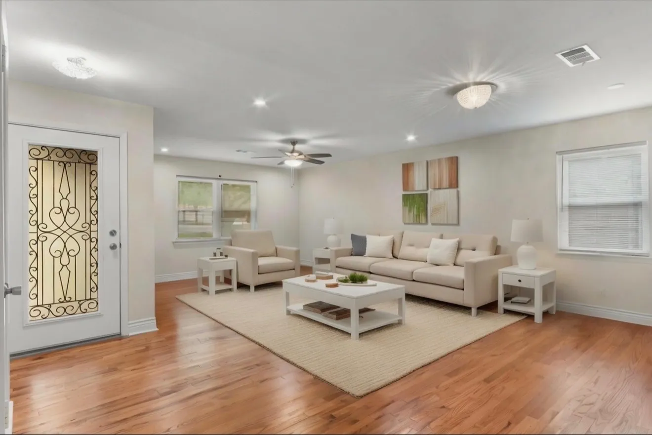 this room has been virtually staged