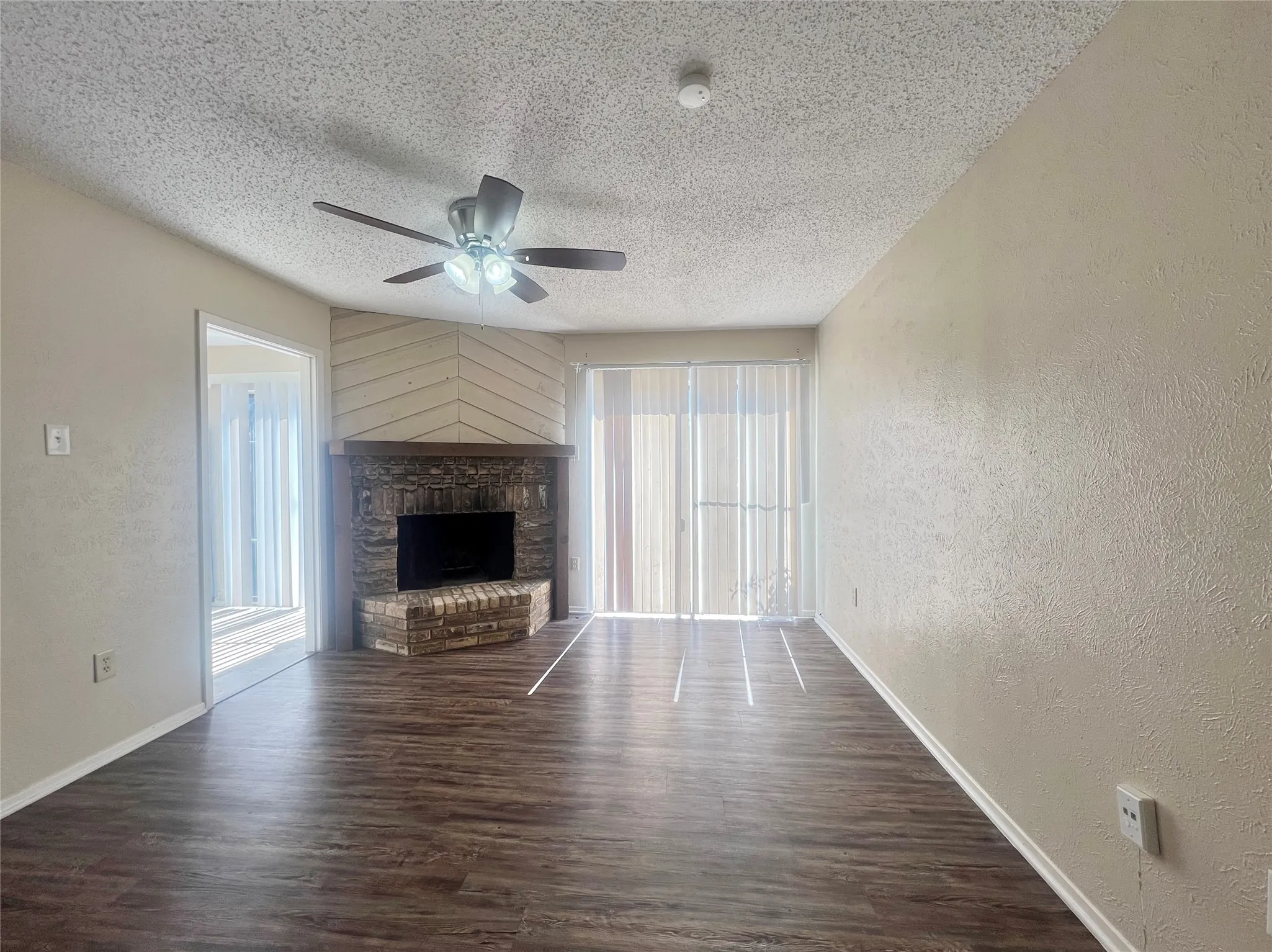 Condominium For Rent in Dallas County , 5626 Preston Oaks Road 43D, Dallas, Texas 75254, 1 Bedroom, 2 Bathroom, Garage spaces, 912 Sqft, built in 1981, mls#21281163, Real Estate Agent in Dallas, Homes For Rent in Dallas county, Homes For Rent in Dallas, Realtor in Dallas Texas, Real Estate Brokerage Independent Realty Texas, Luminita Cordes Realtor