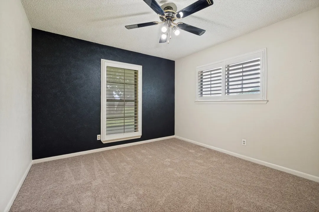 Single Family Residence For Sale in Collin County , 260 New Hope Road E, New Hope, Texas 75071, 4 Bedroom, 2 Bathroom, 2 Garage spaces, 1,620 Sqft, built in 1967, mls#21279410, Real Estate Agent in New Hope, Homes For Sale in Collin county, Homes For Sale in New Hope, Realtor in New Hope Texas, Real Estate Brokerage Independent Realty Texas, Luminita Cordes Realtor