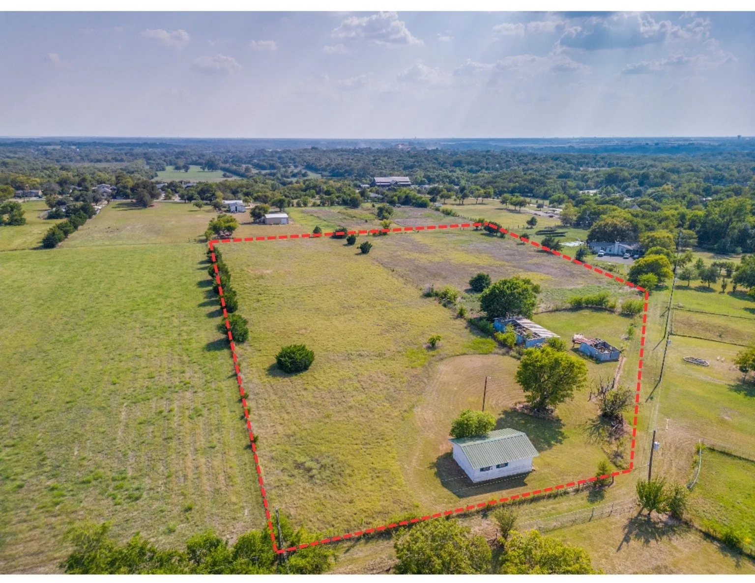 Single Family Residence For Sale in Collin County , 260 New Hope Road E, New Hope, Texas 75071, 4 Bedroom, 2 Bathroom, 2 Garage spaces, 1,620 Sqft, built in 1967, mls#21279410, Real Estate Agent in New Hope, Homes For Sale in Collin county, Homes For Sale in New Hope, Realtor in New Hope Texas, Real Estate Brokerage Independent Realty Texas, Luminita Cordes Realtor
