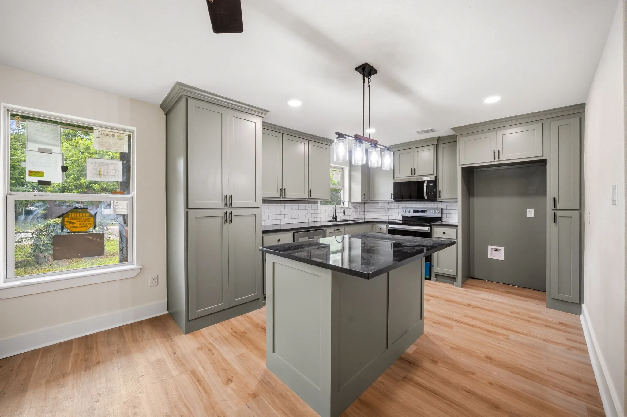 Single Family Residence For Sale in Navarro County , 1503 E 9th Avenue, Corsicana, Texas 75110, 3 Bedroom, 2 Bathroom, Garage spaces, 1,100 Sqft, built in 1955, mls#21276450, Real Estate Agent in Corsicana, Homes For Sale in Navarro county, Homes For Sale in Corsicana, Realtor in Corsicana Texas, Real Estate Brokerage Independent Realty Texas, Luminita Cordes Realtor