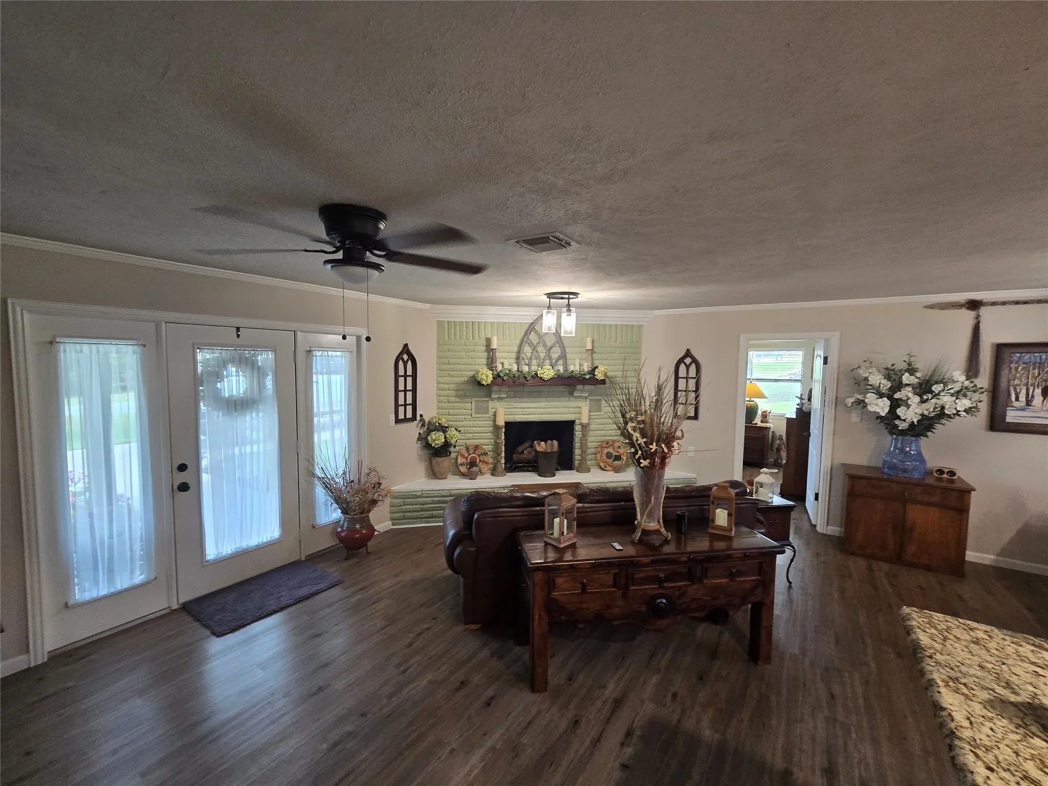 Single Family Residence For Sale in Hood County , 1316 E Apache Trail, Granbury, Texas 76048, 2 Bedroom, 2 Bathroom, 2 Garage spaces, 1,160 Sqft, built in 1978, mls#21256900, Real Estate Agent in Granbury, Homes For Sale in Hood county, Homes For Sale in Granbury, Realtor in Granbury Texas, Real Estate Brokerage Independent Realty Texas, Luminita Cordes Realtor