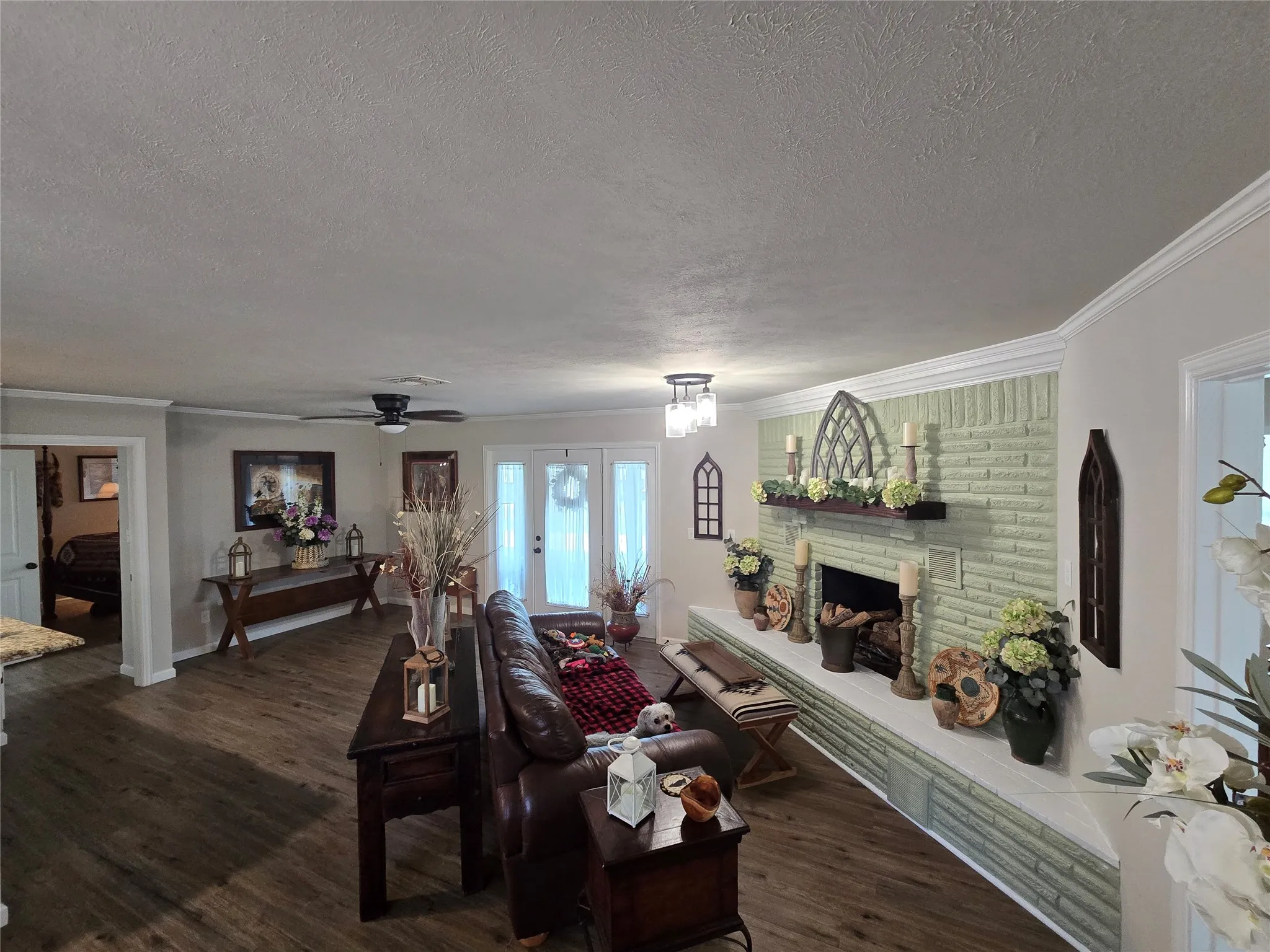 Single Family Residence For Sale in Hood County , 1316 E Apache Trail, Granbury, Texas 76048, 2 Bedroom, 2 Bathroom, 2 Garage spaces, 1,160 Sqft, built in 1978, mls#21256900, Real Estate Agent in Granbury, Homes For Sale in Hood county, Homes For Sale in Granbury, Realtor in Granbury Texas, Real Estate Brokerage Independent Realty Texas, Luminita Cordes Realtor