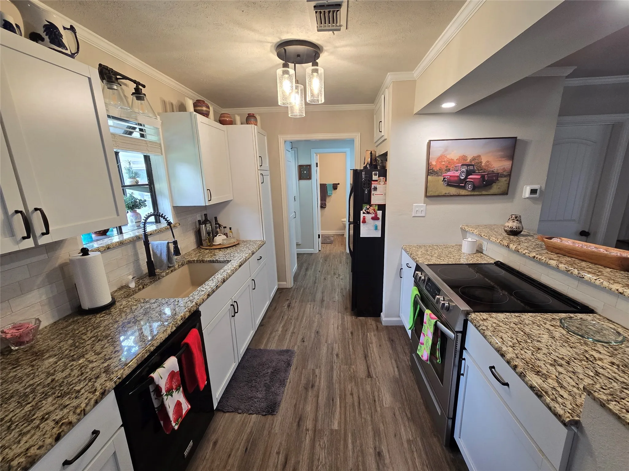 Single Family Residence For Sale in Hood County , 1316 E Apache Trail, Granbury, Texas 76048, 2 Bedroom, 2 Bathroom, 2 Garage spaces, 1,160 Sqft, built in 1978, mls#21256900, Real Estate Agent in Granbury, Homes For Sale in Hood county, Homes For Sale in Granbury, Realtor in Granbury Texas, Real Estate Brokerage Independent Realty Texas, Luminita Cordes Realtor
