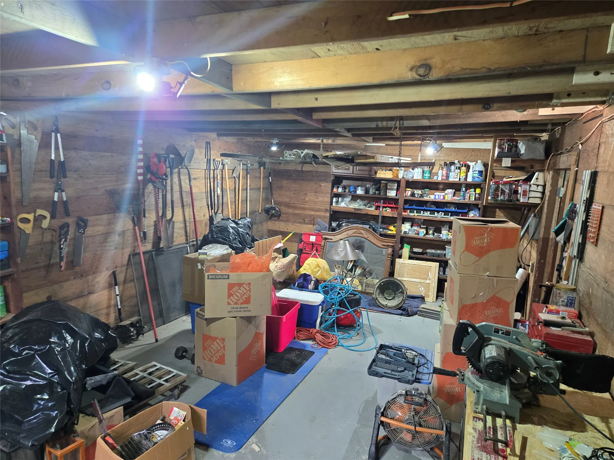 Single Family Residence For Sale in Hood County , 1316 E Apache Trail, Granbury, Texas 76048, 2 Bedroom, 2 Bathroom, 2 Garage spaces, 1,160 Sqft, built in 1978, mls#21256900, Real Estate Agent in Granbury, Homes For Sale in Hood county, Homes For Sale in Granbury, Realtor in Granbury Texas, Real Estate Brokerage Independent Realty Texas, Luminita Cordes Realtor