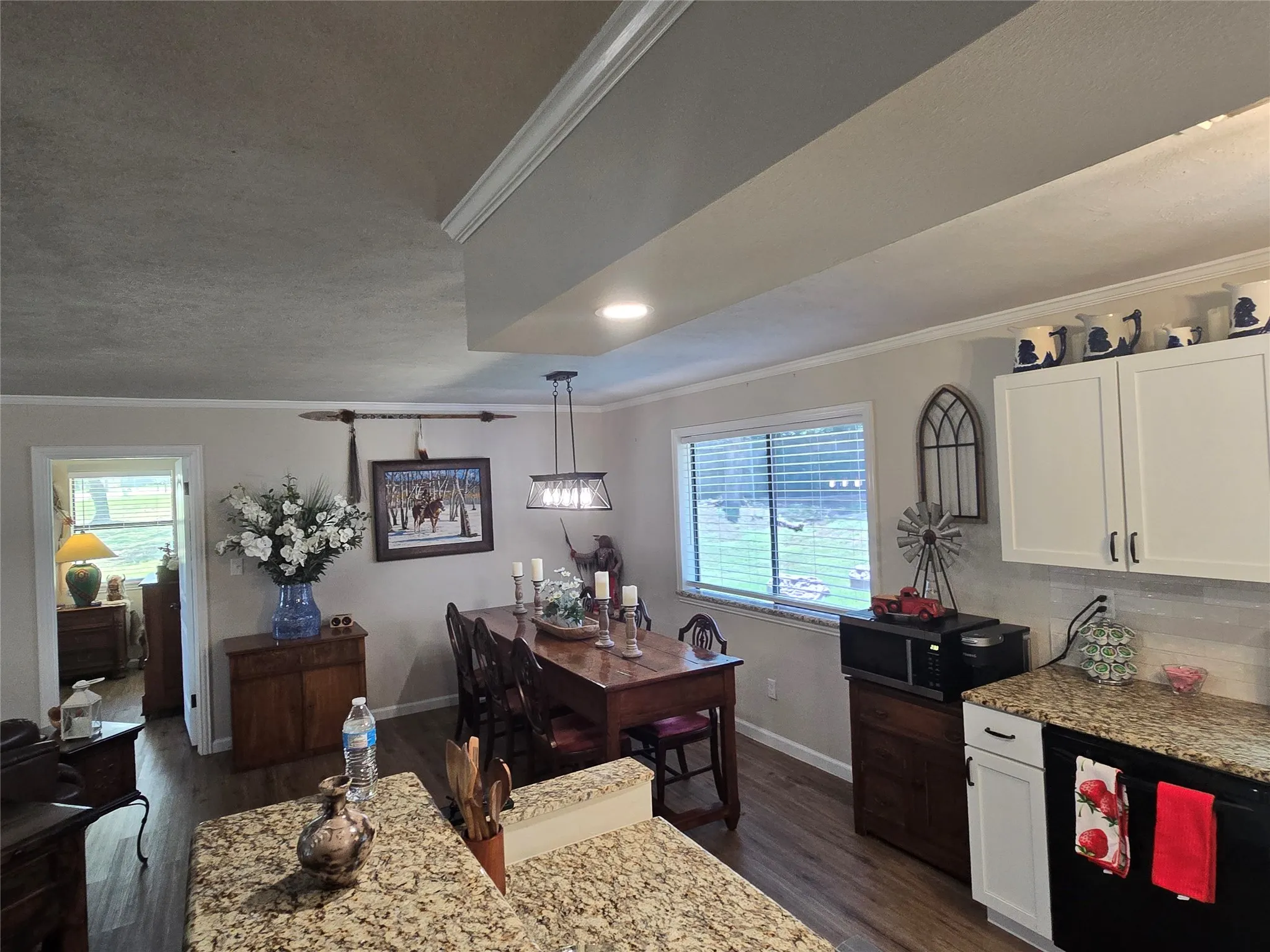Single Family Residence For Sale in Hood County , 1316 E Apache Trail, Granbury, Texas 76048, 2 Bedroom, 2 Bathroom, 2 Garage spaces, 1,160 Sqft, built in 1978, mls#21256900, Real Estate Agent in Granbury, Homes For Sale in Hood county, Homes For Sale in Granbury, Realtor in Granbury Texas, Real Estate Brokerage Independent Realty Texas, Luminita Cordes Realtor