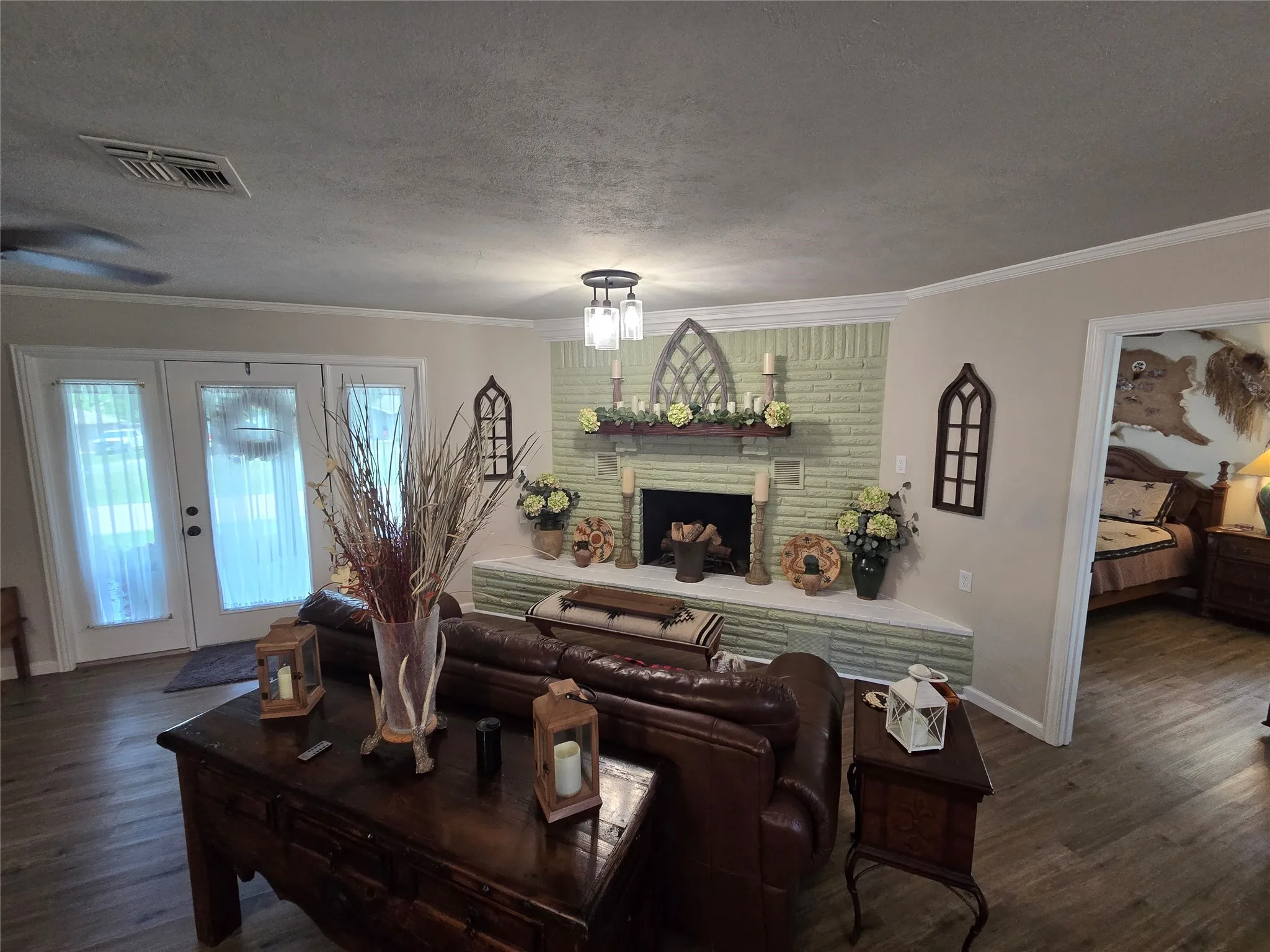 Single Family Residence For Sale in Hood County , 1316 E Apache Trail, Granbury, Texas 76048, 2 Bedroom, 2 Bathroom, 2 Garage spaces, 1,160 Sqft, built in 1978, mls#21256900, Real Estate Agent in Granbury, Homes For Sale in Hood county, Homes For Sale in Granbury, Realtor in Granbury Texas, Real Estate Brokerage Independent Realty Texas, Luminita Cordes Realtor