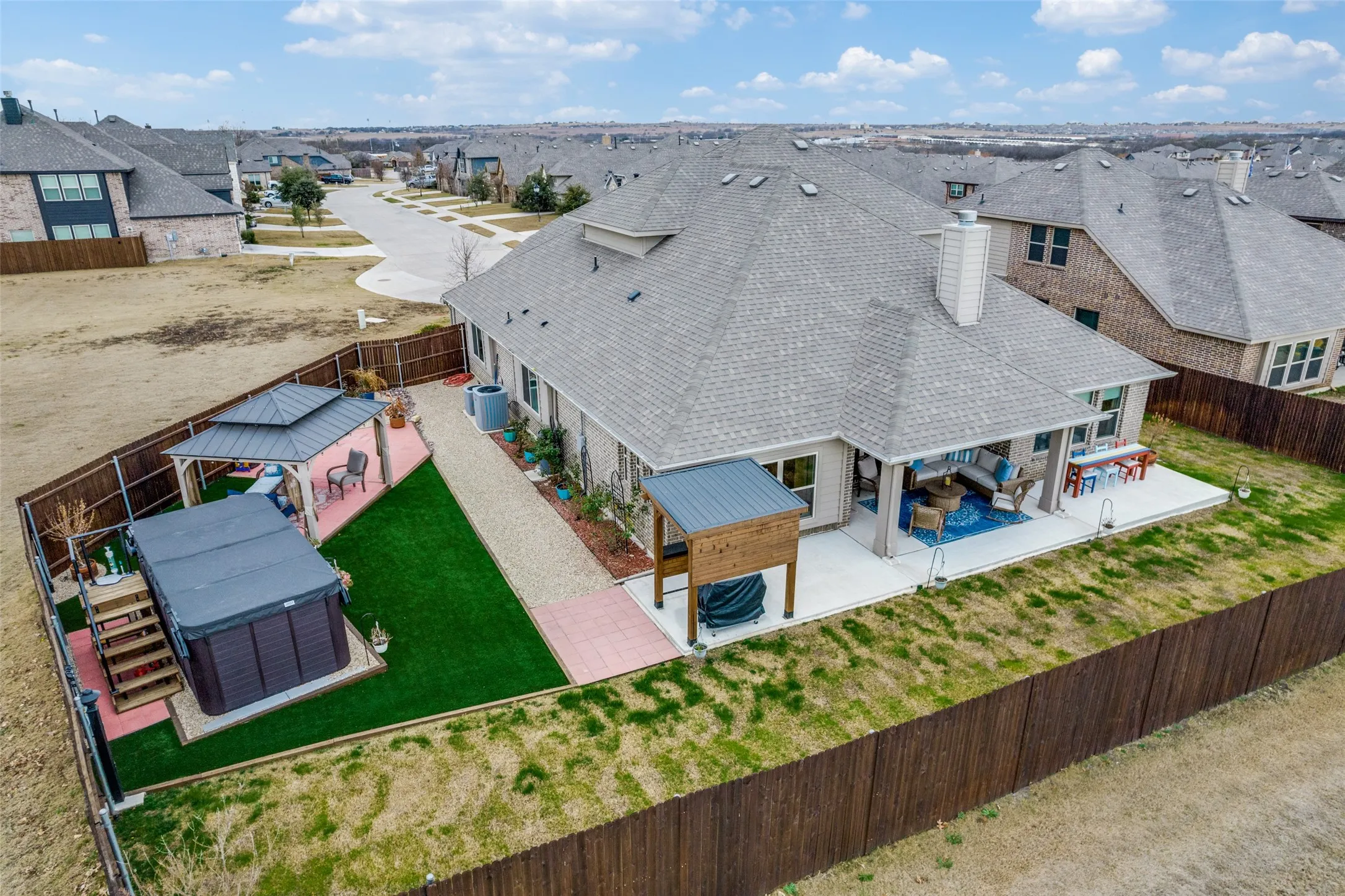 Single Family Residence For Sale in Johnson County , 1000 Brenham Drive, Godley, Texas 76044, 4 Bedroom, 3 Bathroom, 3 Garage spaces, 3,313 Sqft, built in 2019, mls#21281197, Real Estate Agent in Godley, Homes For Sale in Johnson county, Homes For Sale in Godley, Realtor in Godley Texas, Real Estate Brokerage Independent Realty Texas, Luminita Cordes Realtor