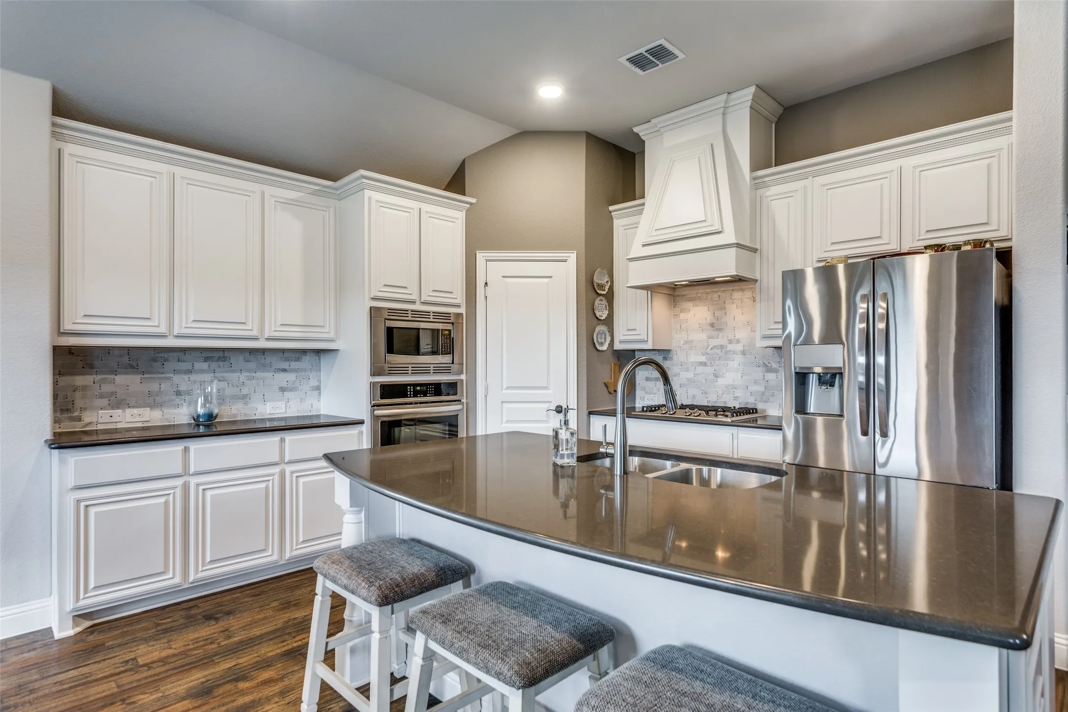 Single Family Residence For Sale in Johnson County , 1000 Brenham Drive, Godley, Texas 76044, 4 Bedroom, 3 Bathroom, 3 Garage spaces, 3,313 Sqft, built in 2019, mls#21281197, Real Estate Agent in Godley, Homes For Sale in Johnson county, Homes For Sale in Godley, Realtor in Godley Texas, Real Estate Brokerage Independent Realty Texas, Luminita Cordes Realtor