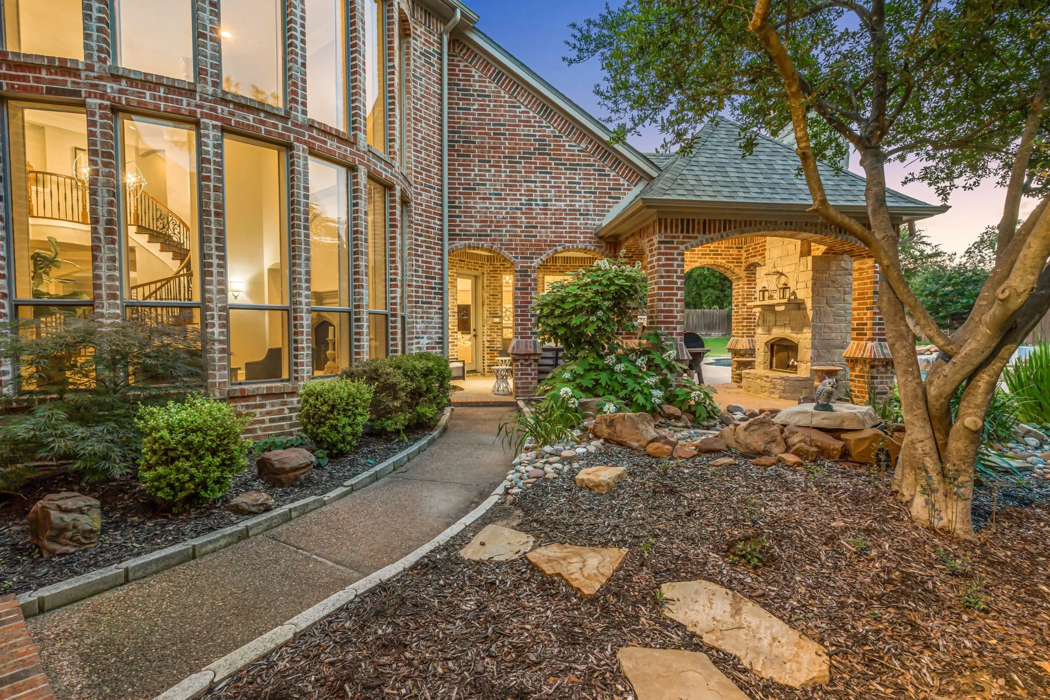 Single Family Residence For Sale in Tarrant County , 324 Oak Pointe Lane, Southlake, Texas 76092, 5 Bedroom, 6 Bathroom, 4 Garage spaces, 5,757 Sqft, built in 2005, mls#21259508, Real Estate Agent in Southlake, Homes For Sale in Tarrant county, Homes For Sale in Southlake, Realtor in Southlake Texas, Real Estate Brokerage Independent Realty Texas, Luminita Cordes Realtor