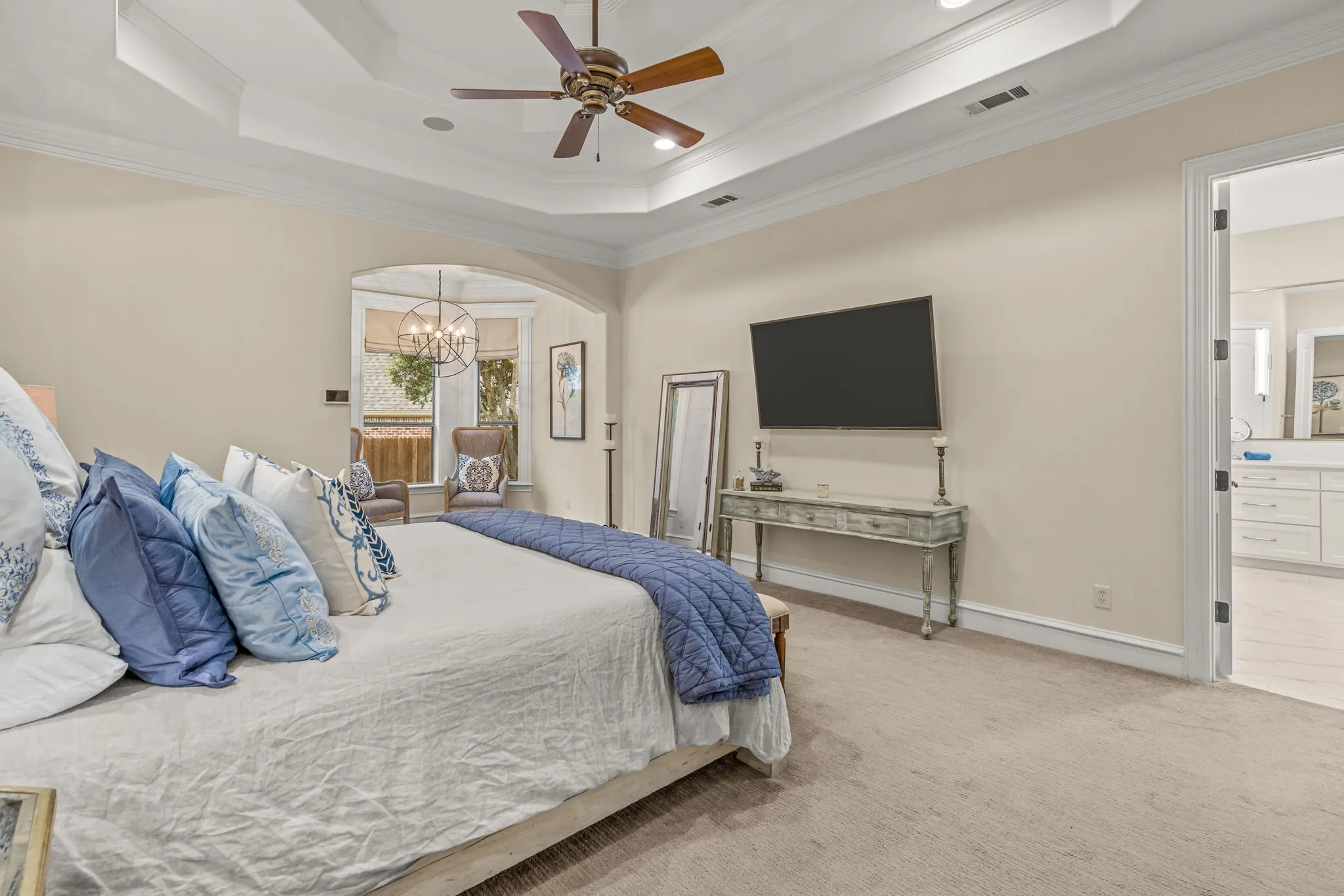 Single Family Residence For Sale in Tarrant County , 324 Oak Pointe Lane, Southlake, Texas 76092, 5 Bedroom, 6 Bathroom, 4 Garage spaces, 5,757 Sqft, built in 2005, mls#21259508, Real Estate Agent in Southlake, Homes For Sale in Tarrant county, Homes For Sale in Southlake, Realtor in Southlake Texas, Real Estate Brokerage Independent Realty Texas, Luminita Cordes Realtor