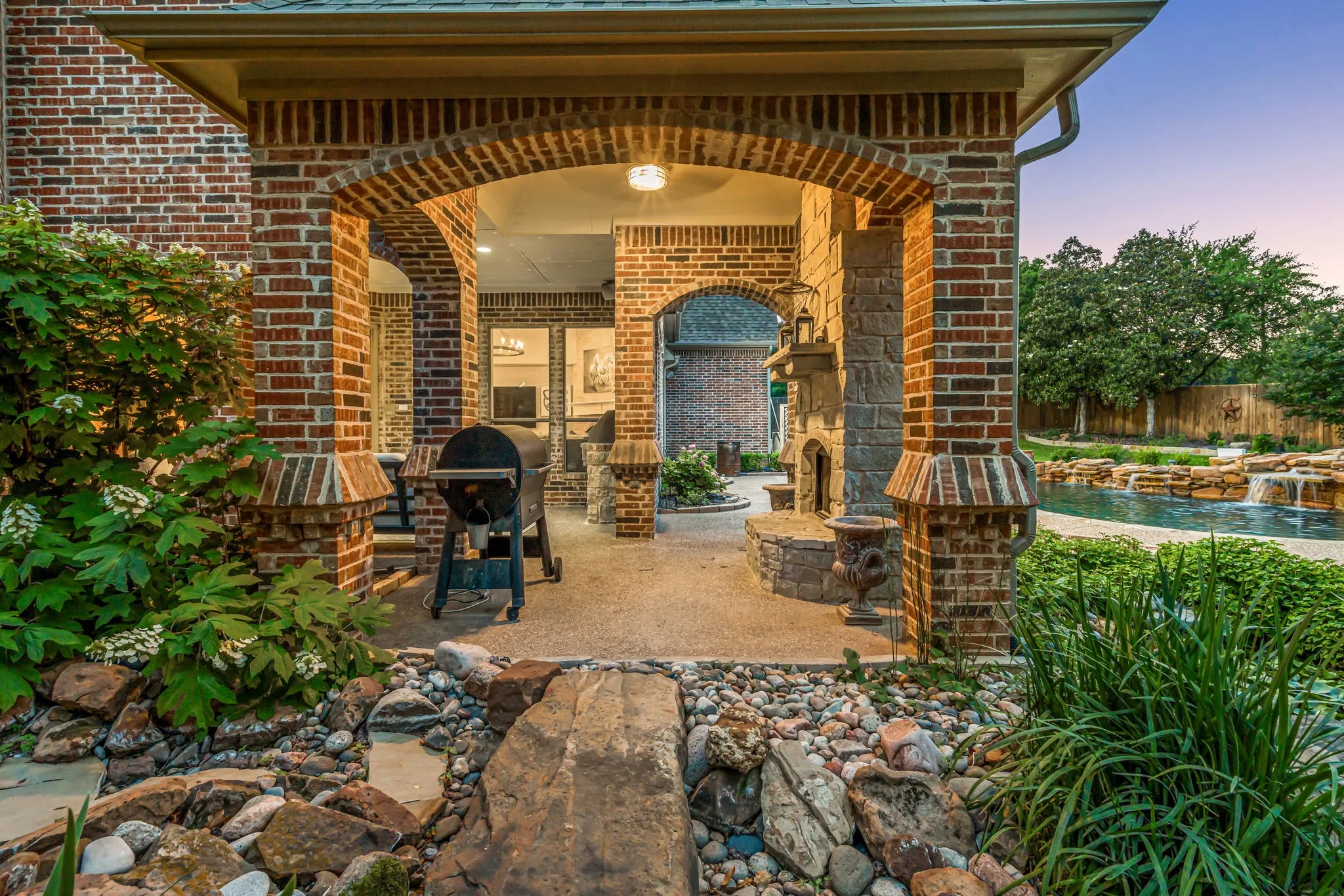 Single Family Residence For Sale in Tarrant County , 324 Oak Pointe Lane, Southlake, Texas 76092, 5 Bedroom, 6 Bathroom, 4 Garage spaces, 5,757 Sqft, built in 2005, mls#21259508, Real Estate Agent in Southlake, Homes For Sale in Tarrant county, Homes For Sale in Southlake, Realtor in Southlake Texas, Real Estate Brokerage Independent Realty Texas, Luminita Cordes Realtor