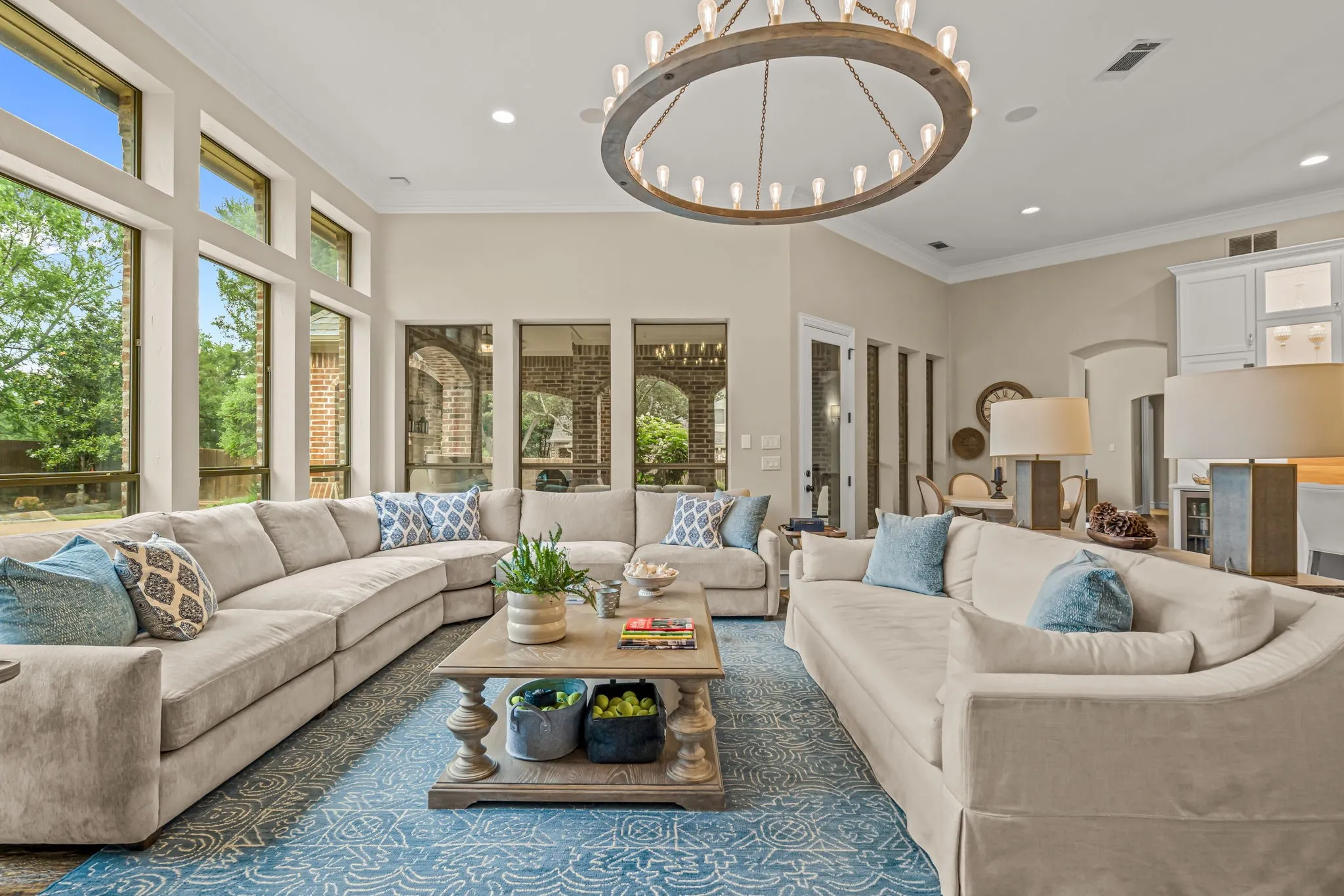 Single Family Residence For Sale in Tarrant County , 324 Oak Pointe Lane, Southlake, Texas 76092, 5 Bedroom, 6 Bathroom, 4 Garage spaces, 5,757 Sqft, built in 2005, mls#21259508, Real Estate Agent in Southlake, Homes For Sale in Tarrant county, Homes For Sale in Southlake, Realtor in Southlake Texas, Real Estate Brokerage Independent Realty Texas, Luminita Cordes Realtor