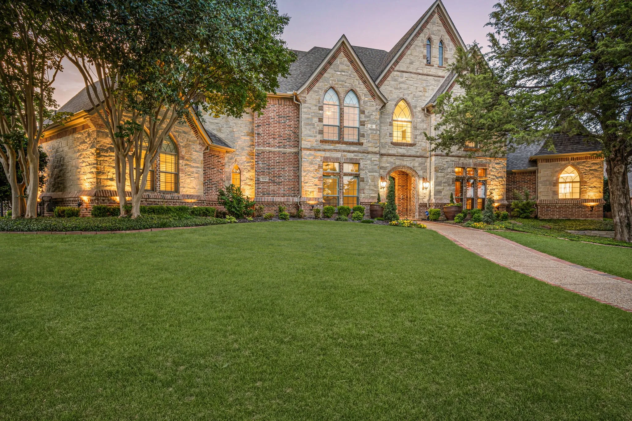 Single Family Residence For Sale in Tarrant County , 324 Oak Pointe Lane, Southlake, Texas 76092, 5 Bedroom, 6 Bathroom, 4 Garage spaces, 5,757 Sqft, built in 2005, mls#21259508, Real Estate Agent in Southlake, Homes For Sale in Tarrant county, Homes For Sale in Southlake, Realtor in Southlake Texas, Real Estate Brokerage Independent Realty Texas, Luminita Cordes Realtor