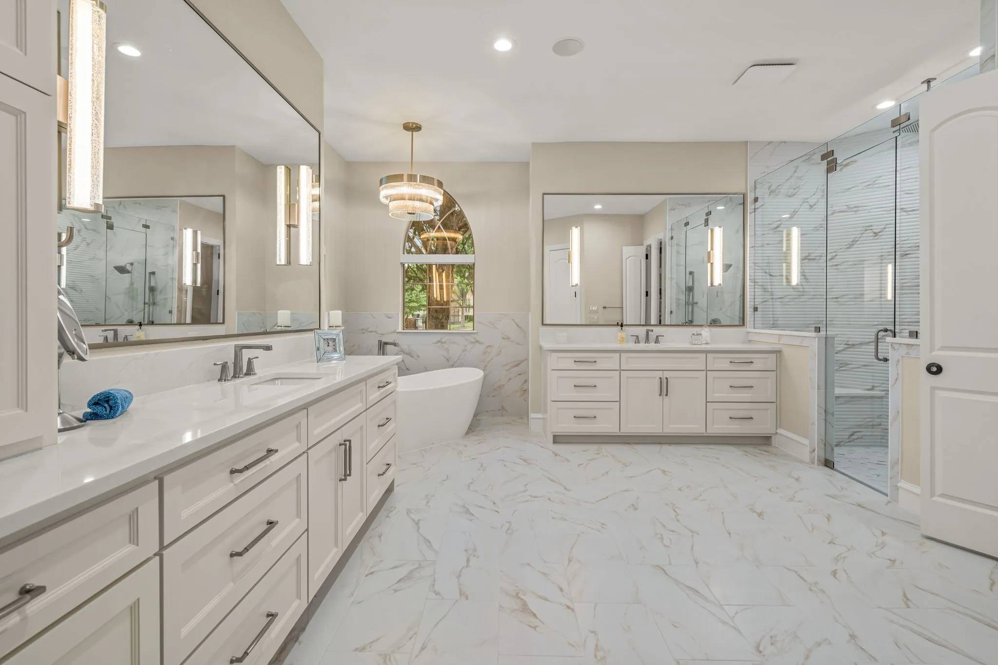 Single Family Residence For Sale in Tarrant County , 324 Oak Pointe Lane, Southlake, Texas 76092, 5 Bedroom, 6 Bathroom, 4 Garage spaces, 5,757 Sqft, built in 2005, mls#21259508, Real Estate Agent in Southlake, Homes For Sale in Tarrant county, Homes For Sale in Southlake, Realtor in Southlake Texas, Real Estate Brokerage Independent Realty Texas, Luminita Cordes Realtor