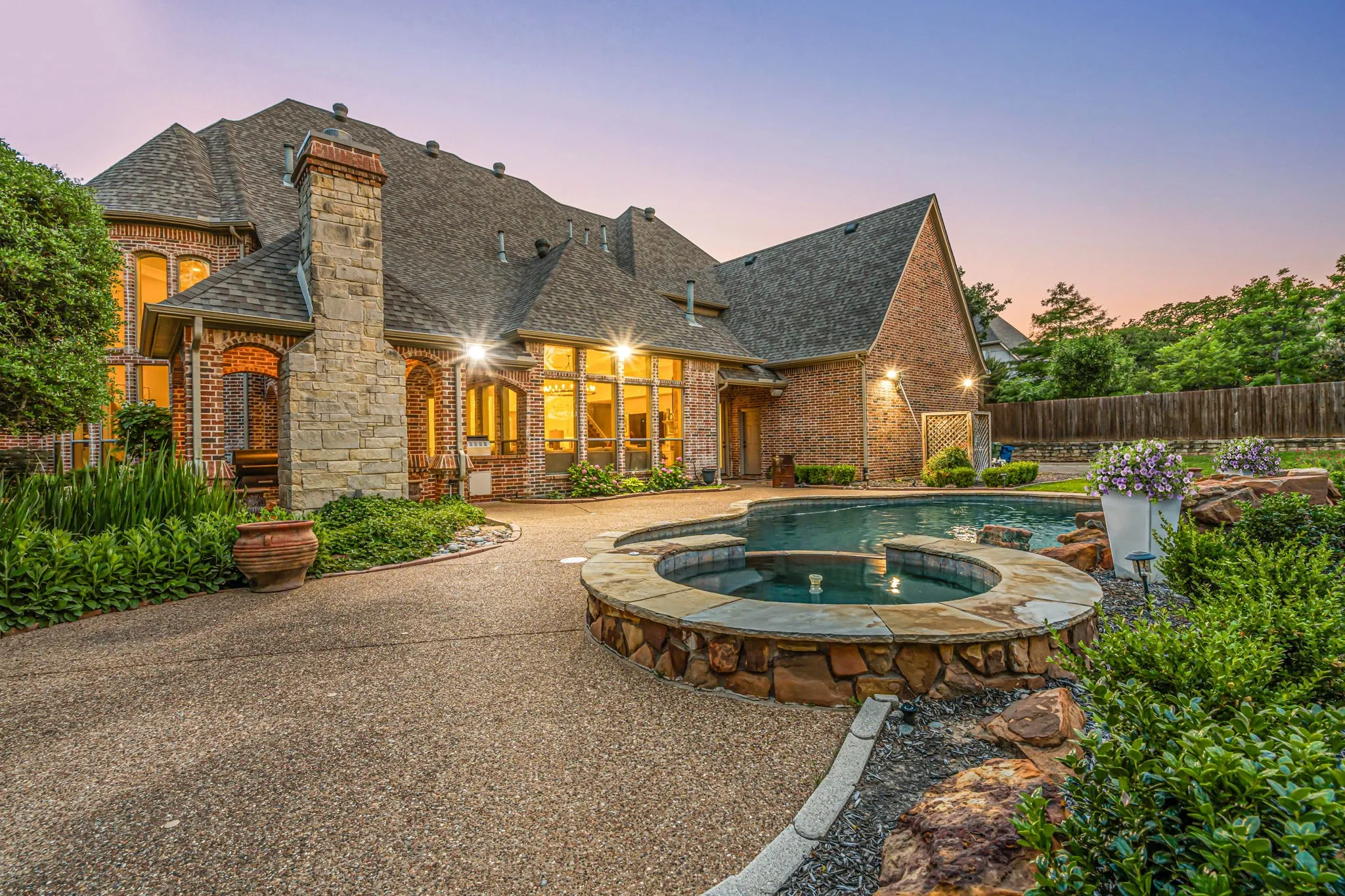 Single Family Residence For Sale in Tarrant County , 324 Oak Pointe Lane, Southlake, Texas 76092, 5 Bedroom, 6 Bathroom, 4 Garage spaces, 5,757 Sqft, built in 2005, mls#21259508, Real Estate Agent in Southlake, Homes For Sale in Tarrant county, Homes For Sale in Southlake, Realtor in Southlake Texas, Real Estate Brokerage Independent Realty Texas, Luminita Cordes Realtor