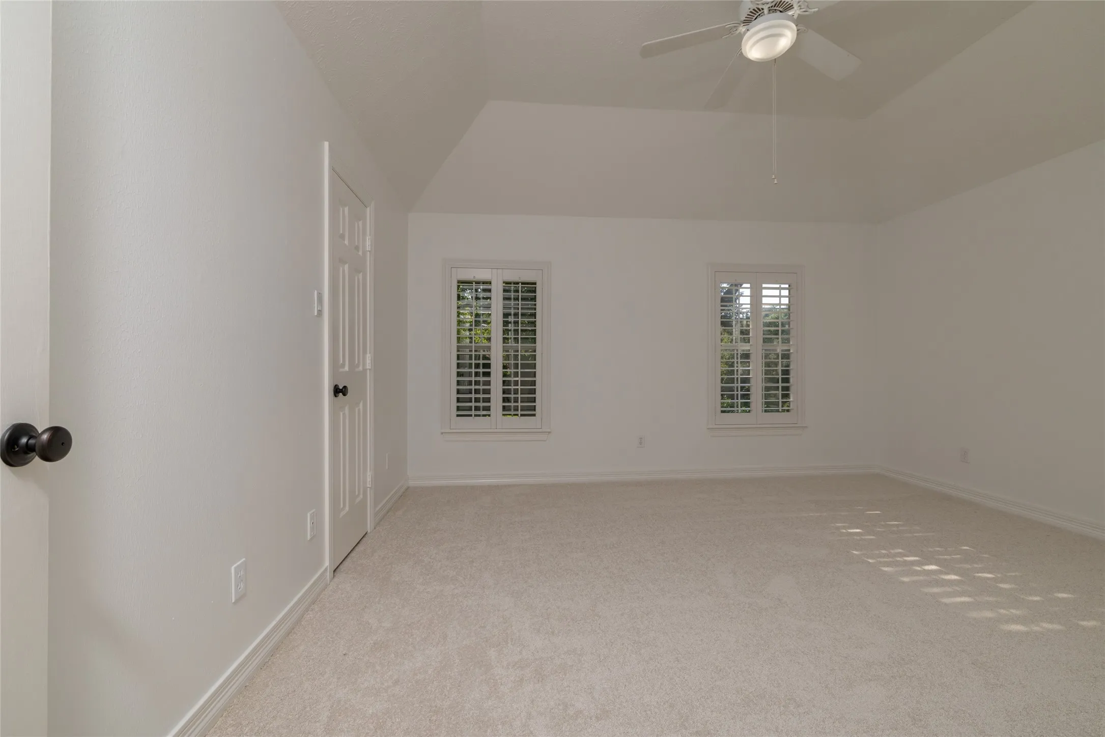 Another large upstairs bedroom