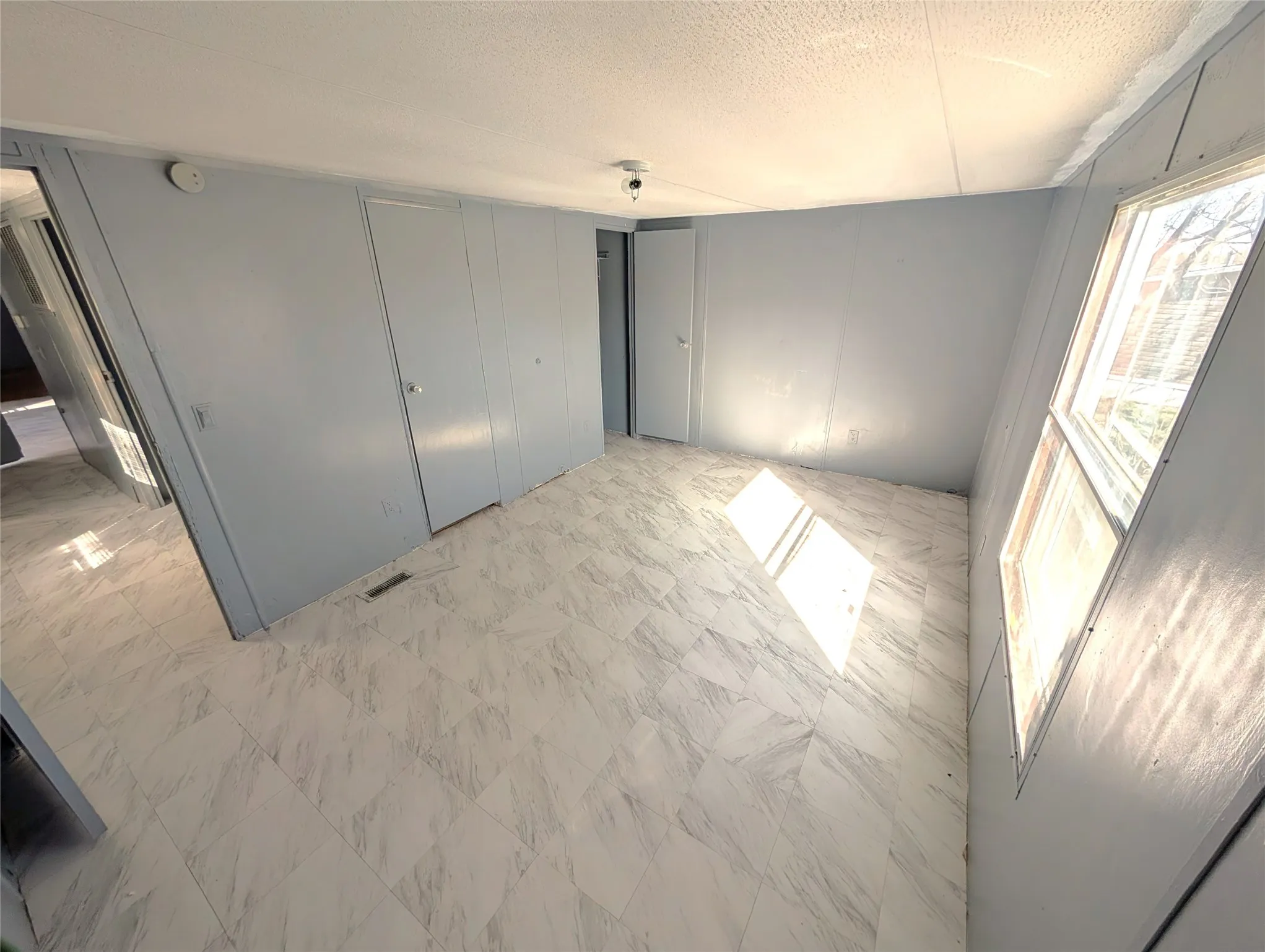 Mobile Home For Sale in Ellis County , 425 State Highway 34 SW, Italy, Texas 76651, 3 Bedroom, 2 Bathroom, Garage spaces, 1,215 Sqft, built in 2001, mls#21281255, Real Estate Agent in Italy, Homes For Sale in Ellis county, Homes For Sale in Italy, Realtor in Italy Texas, Real Estate Brokerage Independent Realty Texas, Luminita Cordes Realtor