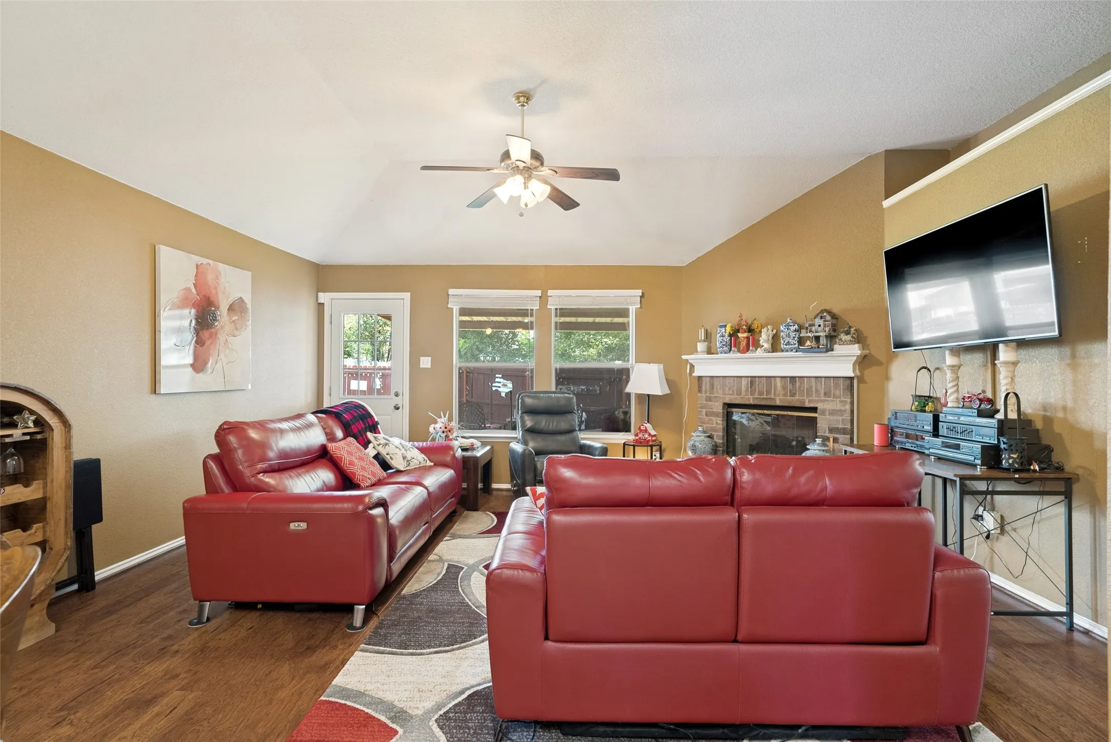 Single Family Residence For Sale in Johnson County , 1005 Darren Drive, Burleson, Texas 76028, 4 Bedroom, 2 Bathroom, 2 Garage spaces, 1,909 Sqft, built in 1999, mls#21281296, Real Estate Agent in Burleson, Homes For Sale in Johnson county, Homes For Sale in Burleson, Realtor in Burleson Texas, Real Estate Brokerage Independent Realty Texas, Luminita Cordes Realtor
