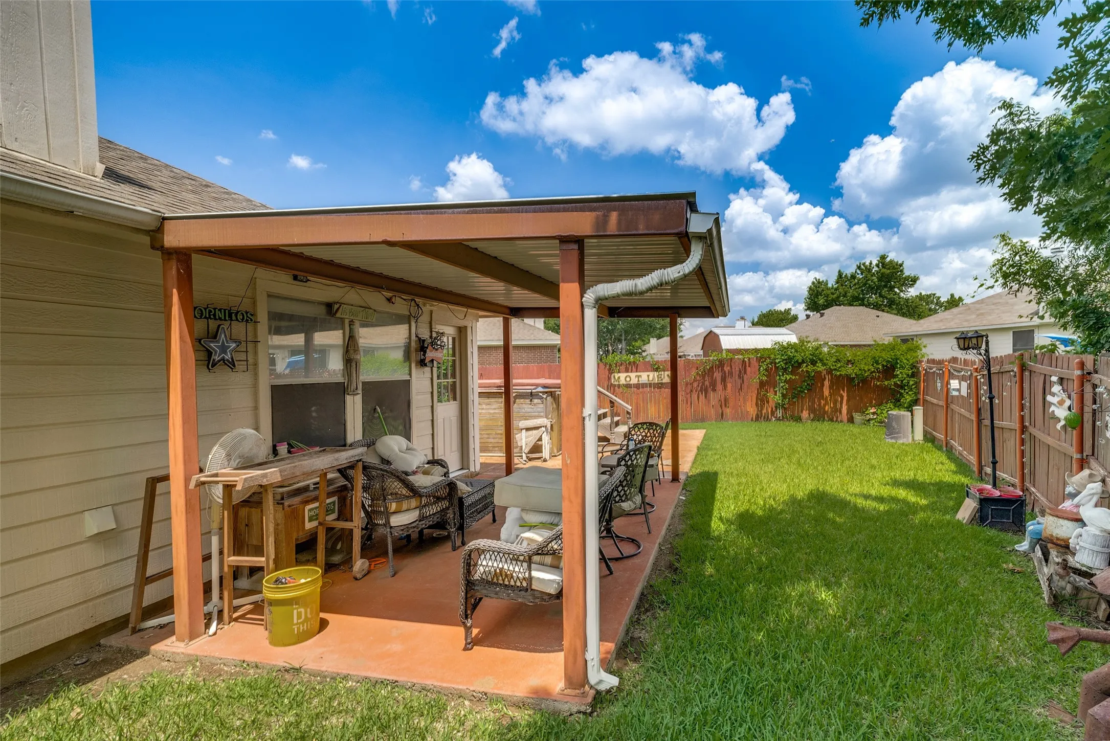Single Family Residence For Sale in Johnson County , 1005 Darren Drive, Burleson, Texas 76028, 4 Bedroom, 2 Bathroom, 2 Garage spaces, 1,909 Sqft, built in 1999, mls#21281296, Real Estate Agent in Burleson, Homes For Sale in Johnson county, Homes For Sale in Burleson, Realtor in Burleson Texas, Real Estate Brokerage Independent Realty Texas, Luminita Cordes Realtor
