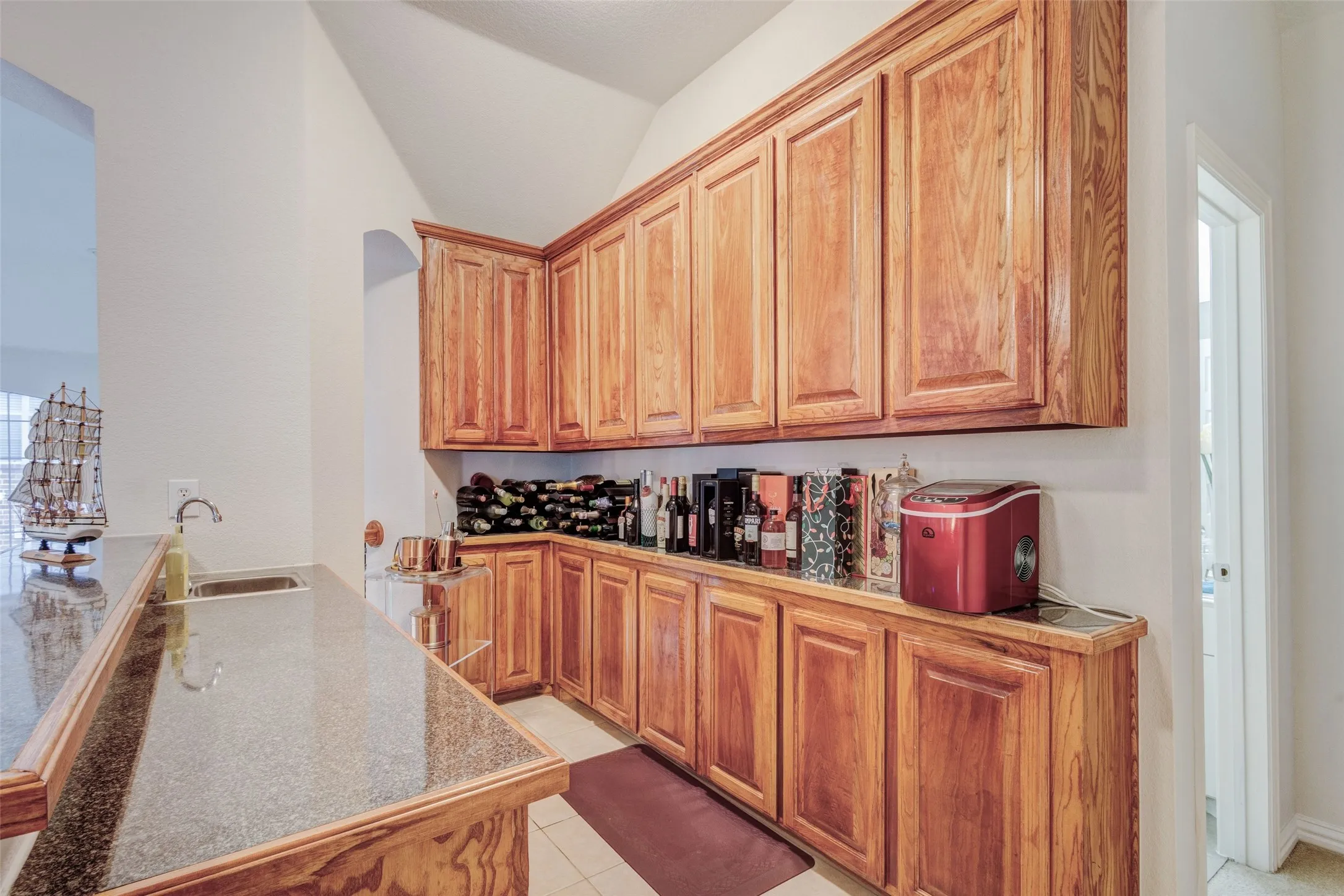 Single Family Residence For Sale in Collin County , 1226 Waterford Way, Allen, Texas 75013, 6 Bedrooms, 5 Bathrooms, 2 Garage spaces, 4,796 Sqft, built in 2004, Price $875,000, mls#21281297, Real Estate Agent in Allen, Homes For Sale in Collin county, Homes For Sale in Allen, Realtor in Allen Texas, Real Estate Brokerage Independent Realty Texas, Luminita Cordes Realtor
