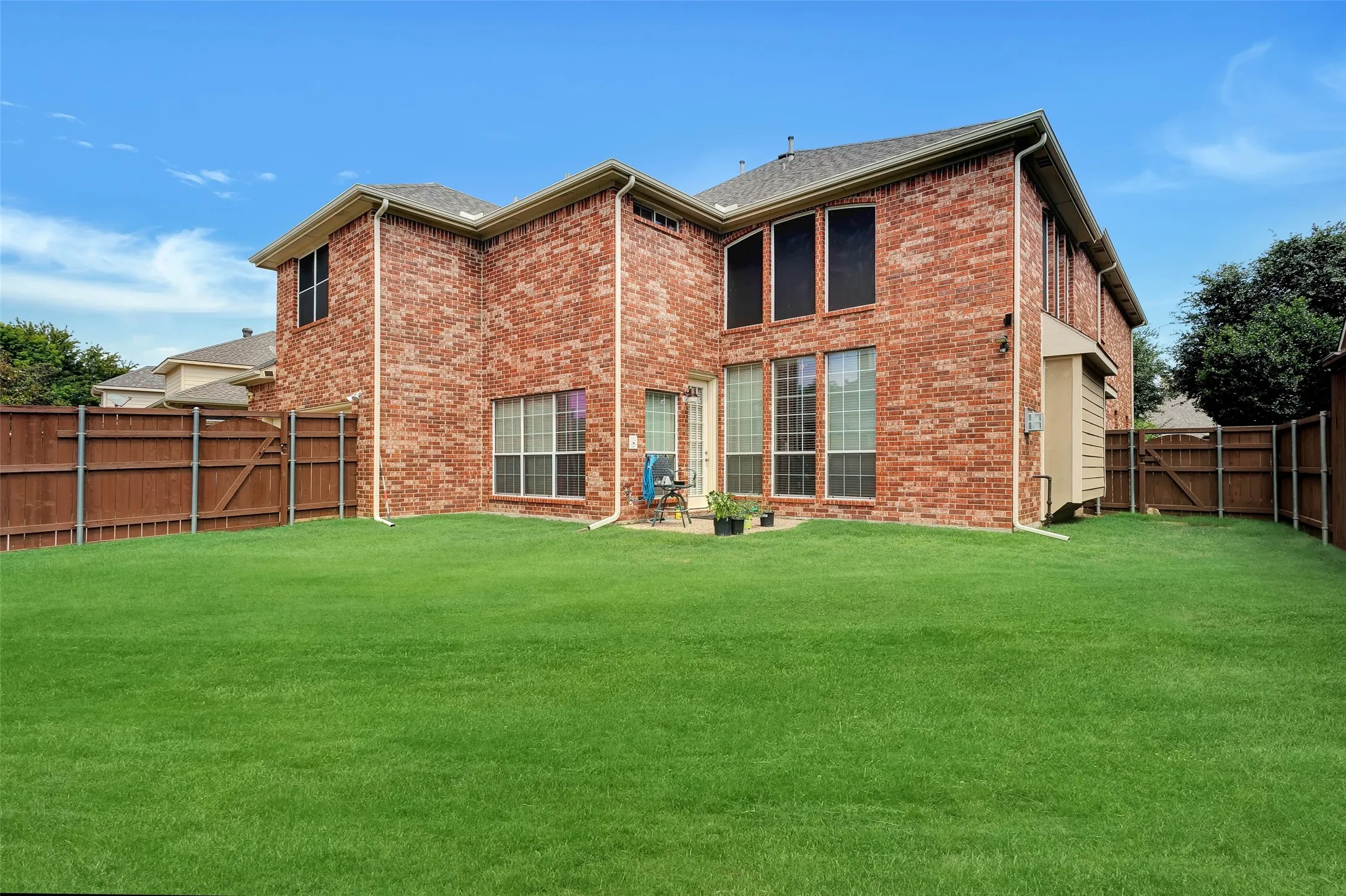 Single Family Residence For Sale in Collin County , 1226 Waterford Way, Allen, Texas 75013, 6 Bedrooms, 5 Bathrooms, 2 Garage spaces, 4,796 Sqft, built in 2004, Price $875,000, mls#21281297, Real Estate Agent in Allen, Homes For Sale in Collin county, Homes For Sale in Allen, Realtor in Allen Texas, Real Estate Brokerage Independent Realty Texas, Luminita Cordes Realtor
