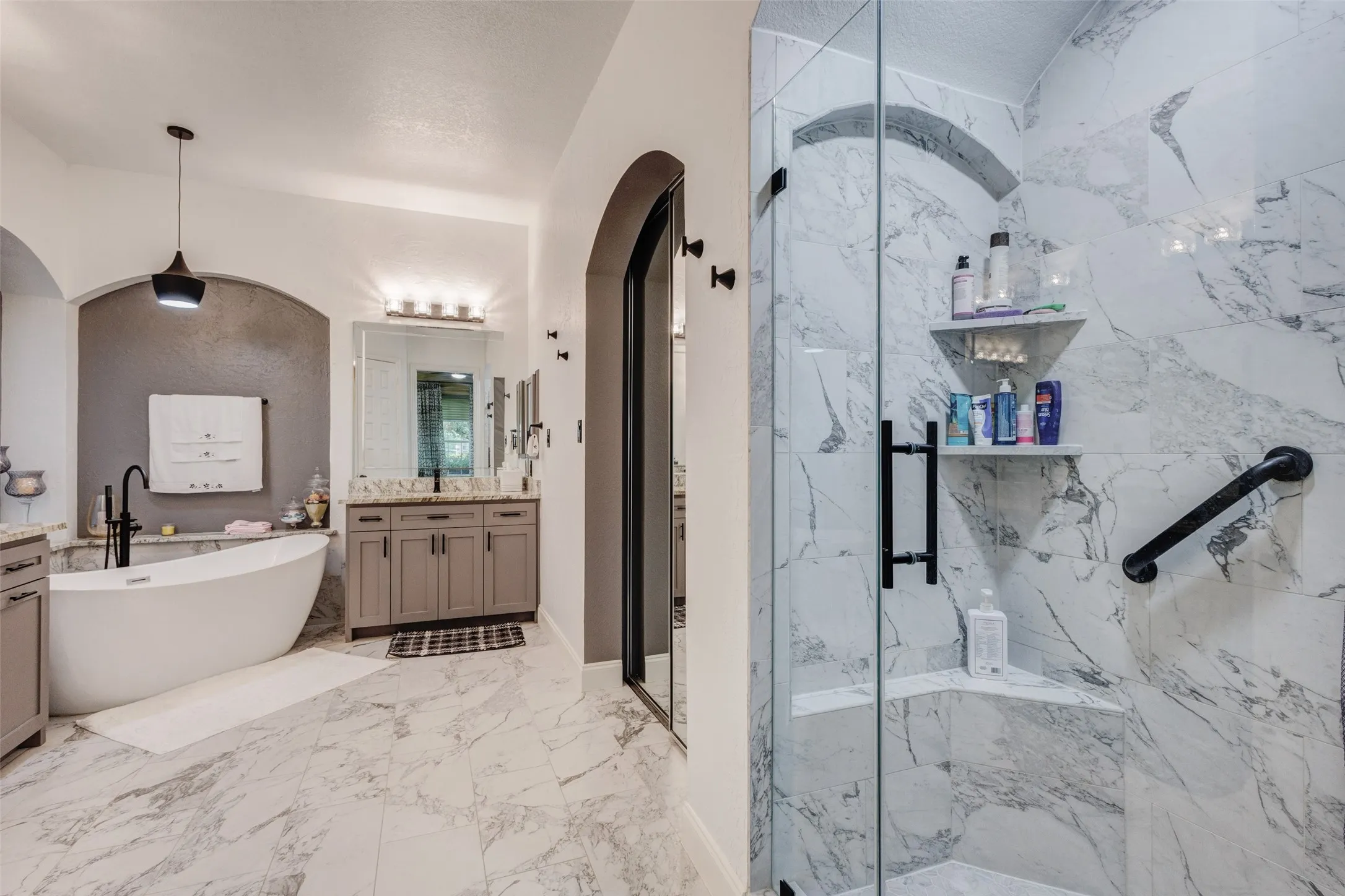 Single Family Residence For Sale in Collin County , 1226 Waterford Way, Allen, Texas 75013, 6 Bedrooms, 5 Bathrooms, 2 Garage spaces, 4,796 Sqft, built in 2004, Price $875,000, mls#21281297, Real Estate Agent in Allen, Homes For Sale in Collin county, Homes For Sale in Allen, Realtor in Allen Texas, Real Estate Brokerage Independent Realty Texas, Luminita Cordes Realtor