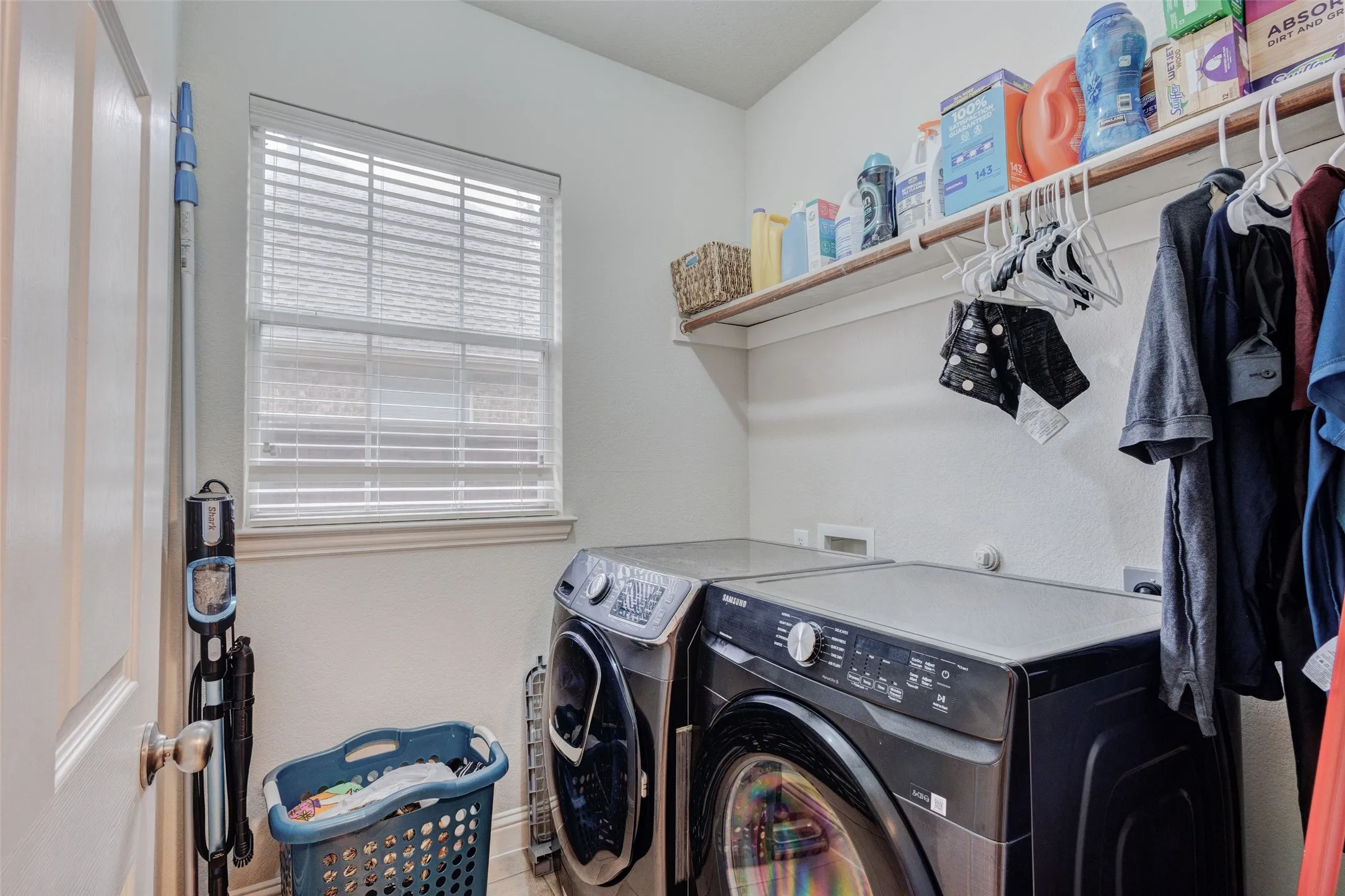Single Family Residence For Sale in Collin County , 1226 Waterford Way, Allen, Texas 75013, 6 Bedrooms, 5 Bathrooms, 2 Garage spaces, 4,796 Sqft, built in 2004, Price $875,000, mls#21281297, Real Estate Agent in Allen, Homes For Sale in Collin county, Homes For Sale in Allen, Realtor in Allen Texas, Real Estate Brokerage Independent Realty Texas, Luminita Cordes Realtor