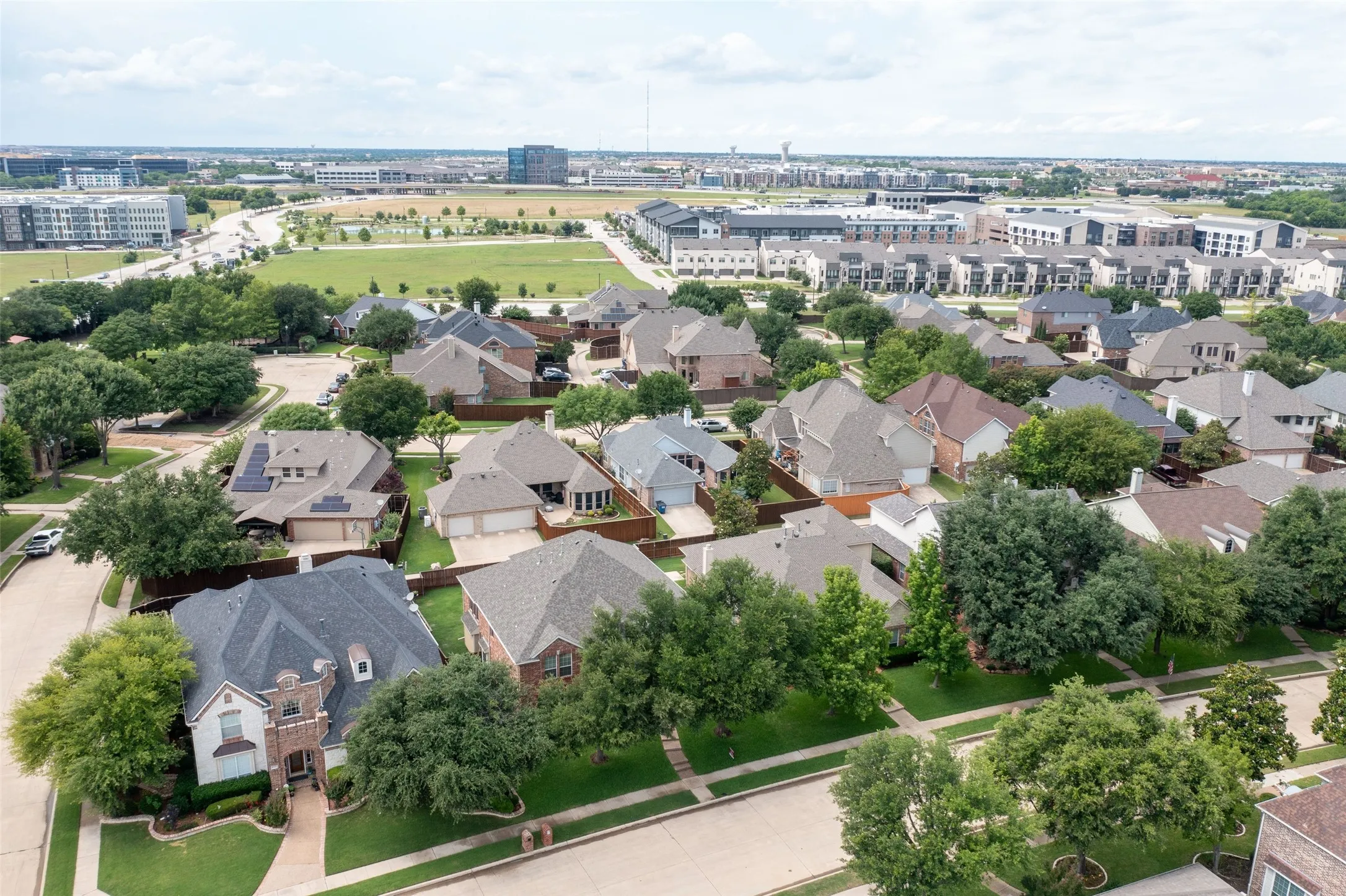 Single Family Residence For Sale in Collin County , 1226 Waterford Way, Allen, Texas 75013, 6 Bedrooms, 5 Bathrooms, 2 Garage spaces, 4,796 Sqft, built in 2004, Price $875,000, mls#21281297, Real Estate Agent in Allen, Homes For Sale in Collin county, Homes For Sale in Allen, Realtor in Allen Texas, Real Estate Brokerage Independent Realty Texas, Luminita Cordes Realtor