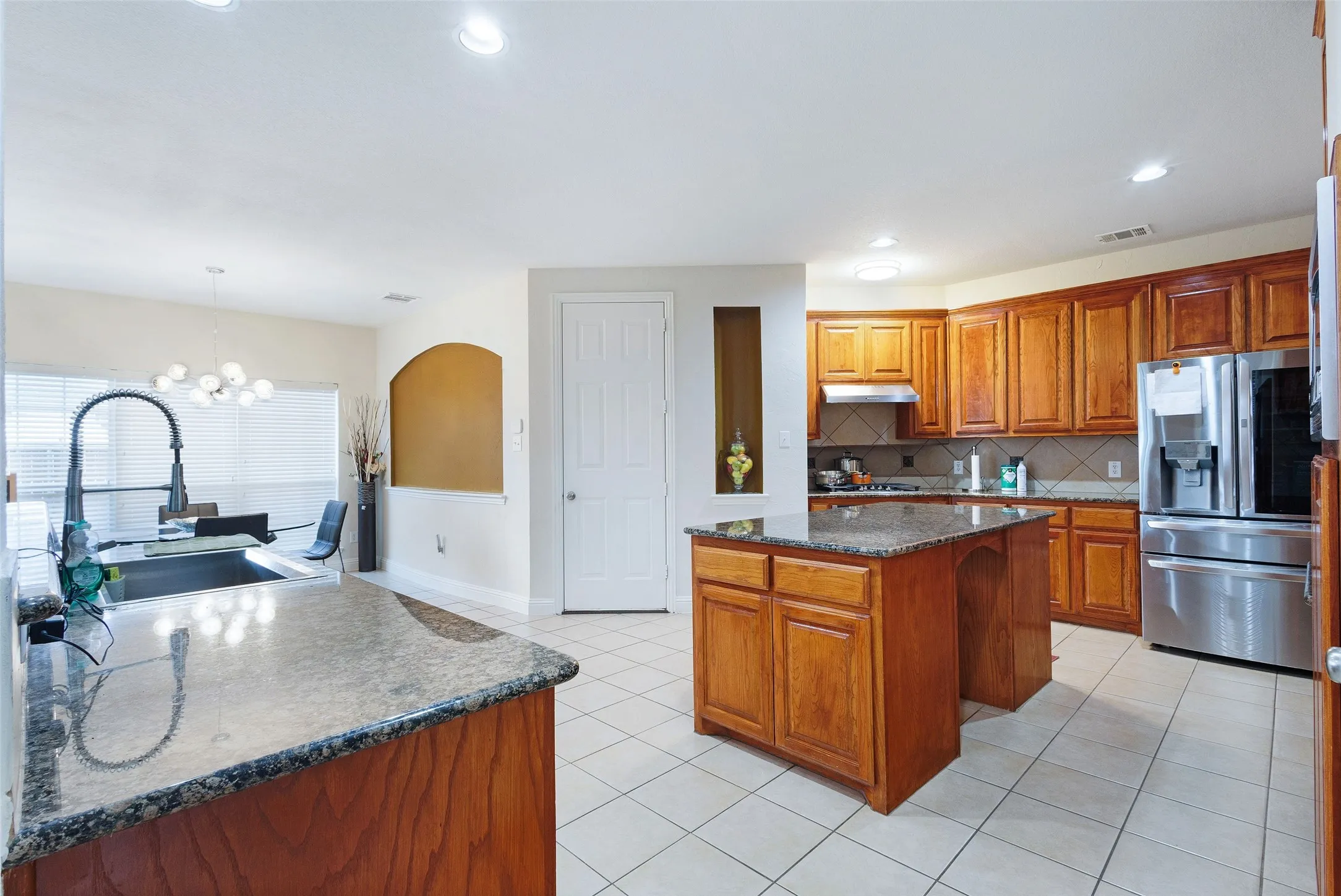 Single Family Residence For Sale in Collin County , 1226 Waterford Way, Allen, Texas 75013, 6 Bedrooms, 5 Bathrooms, 2 Garage spaces, 4,796 Sqft, built in 2004, Price $875,000, mls#21281297, Real Estate Agent in Allen, Homes For Sale in Collin county, Homes For Sale in Allen, Realtor in Allen Texas, Real Estate Brokerage Independent Realty Texas, Luminita Cordes Realtor
