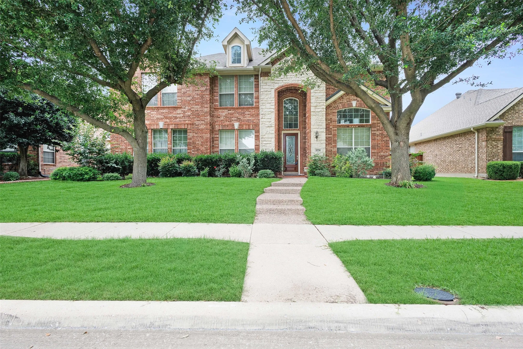 Single Family Residence For Sale in Collin County , 1226 Waterford Way, Allen, Texas 75013, 6 Bedrooms, 5 Bathrooms, 2 Garage spaces, 4,796 Sqft, built in 2004, Price $875,000, mls#21281297, Real Estate Agent in Allen, Homes For Sale in Collin county, Homes For Sale in Allen, Realtor in Allen Texas, Real Estate Brokerage Independent Realty Texas, Luminita Cordes Realtor