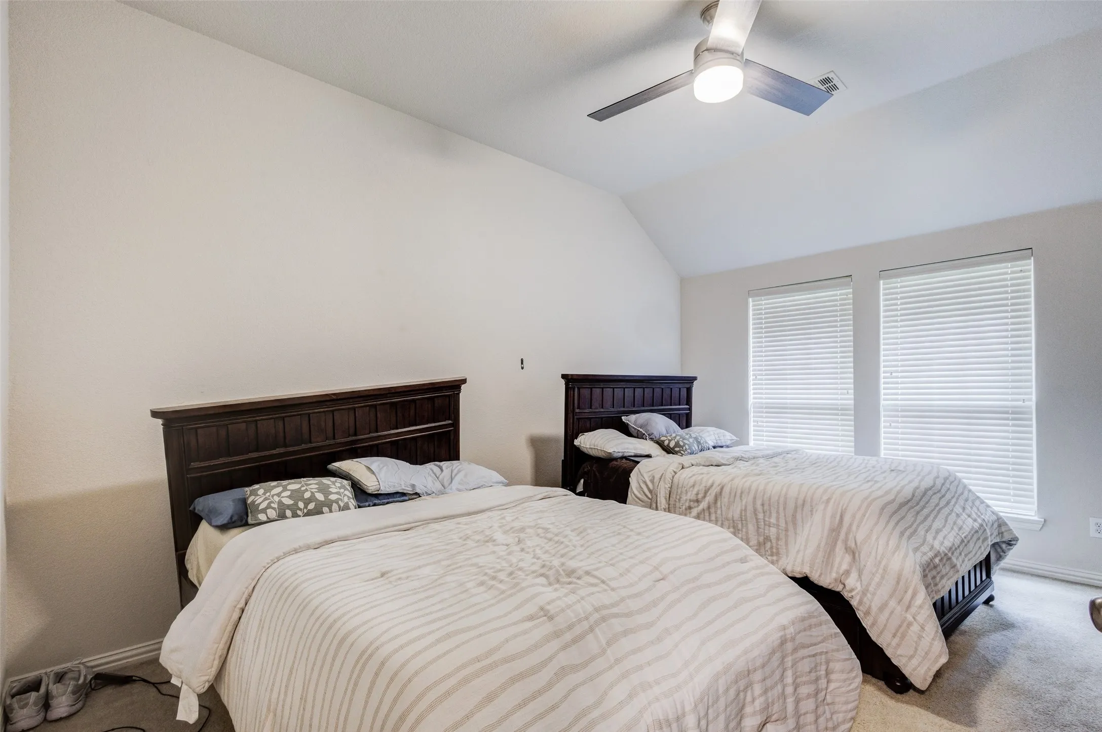 Single Family Residence For Sale in Collin County , 1226 Waterford Way, Allen, Texas 75013, 6 Bedrooms, 5 Bathrooms, 2 Garage spaces, 4,796 Sqft, built in 2004, Price $875,000, mls#21281297, Real Estate Agent in Allen, Homes For Sale in Collin county, Homes For Sale in Allen, Realtor in Allen Texas, Real Estate Brokerage Independent Realty Texas, Luminita Cordes Realtor