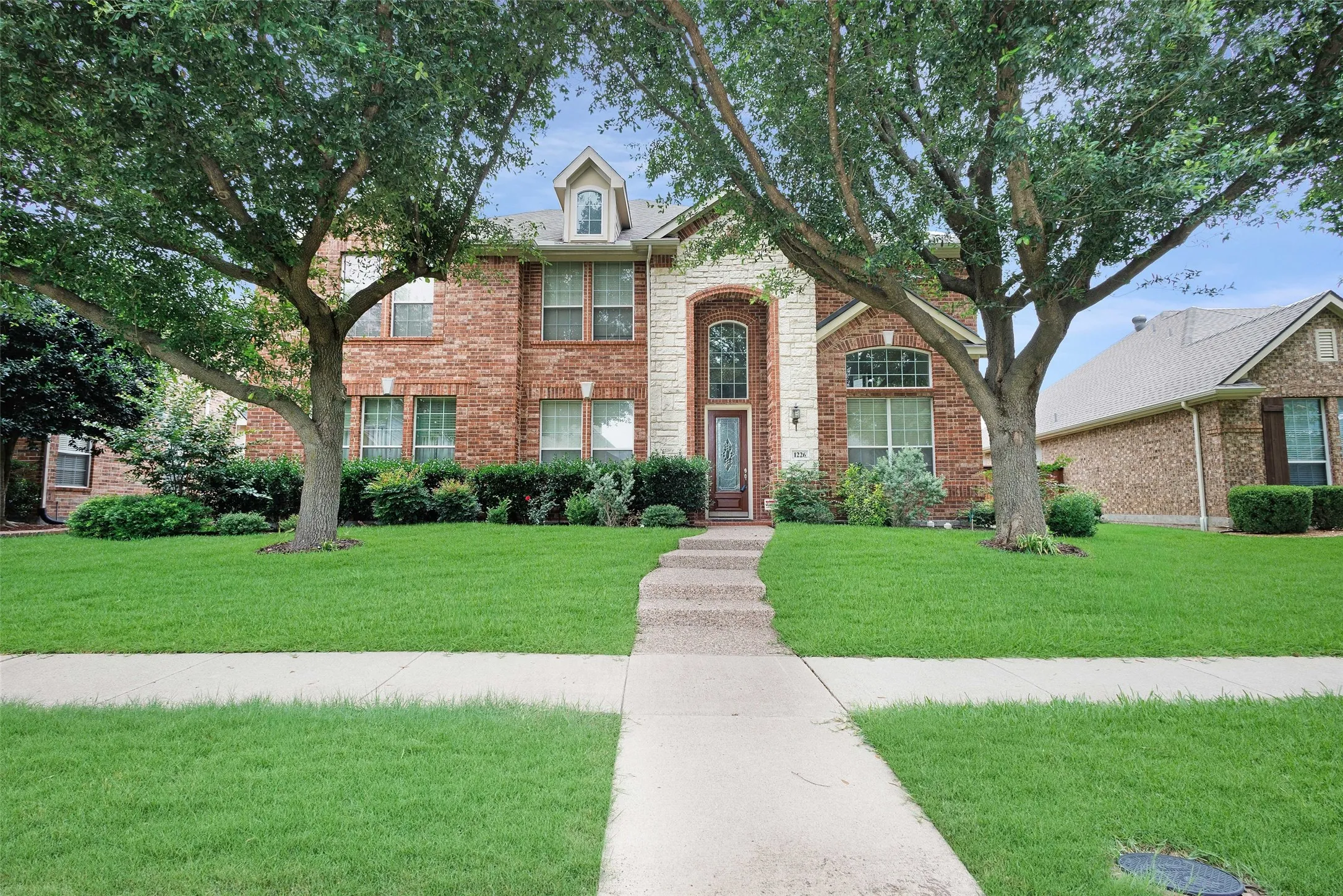 Single Family Residence For Sale in Collin County , 1226 Waterford Way, Allen, Texas 75013, 6 Bedrooms, 5 Bathrooms, 2 Garage spaces, 4,796 Sqft, built in 2004, Price $875,000, mls#21281297, Real Estate Agent in Allen, Homes For Sale in Collin county, Homes For Sale in Allen, Realtor in Allen Texas, Real Estate Brokerage Independent Realty Texas, Luminita Cordes Realtor