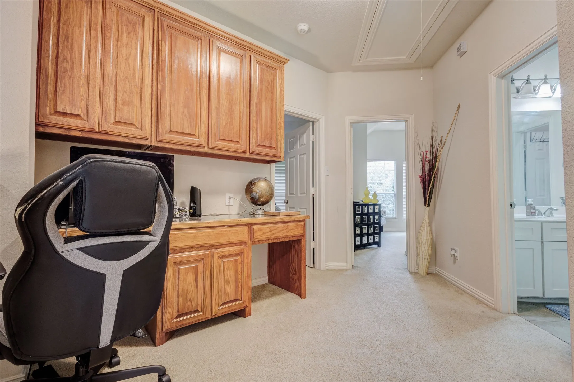 Single Family Residence For Sale in Collin County , 1226 Waterford Way, Allen, Texas 75013, 6 Bedrooms, 5 Bathrooms, 2 Garage spaces, 4,796 Sqft, built in 2004, Price $875,000, mls#21281297, Real Estate Agent in Allen, Homes For Sale in Collin county, Homes For Sale in Allen, Realtor in Allen Texas, Real Estate Brokerage Independent Realty Texas, Luminita Cordes Realtor