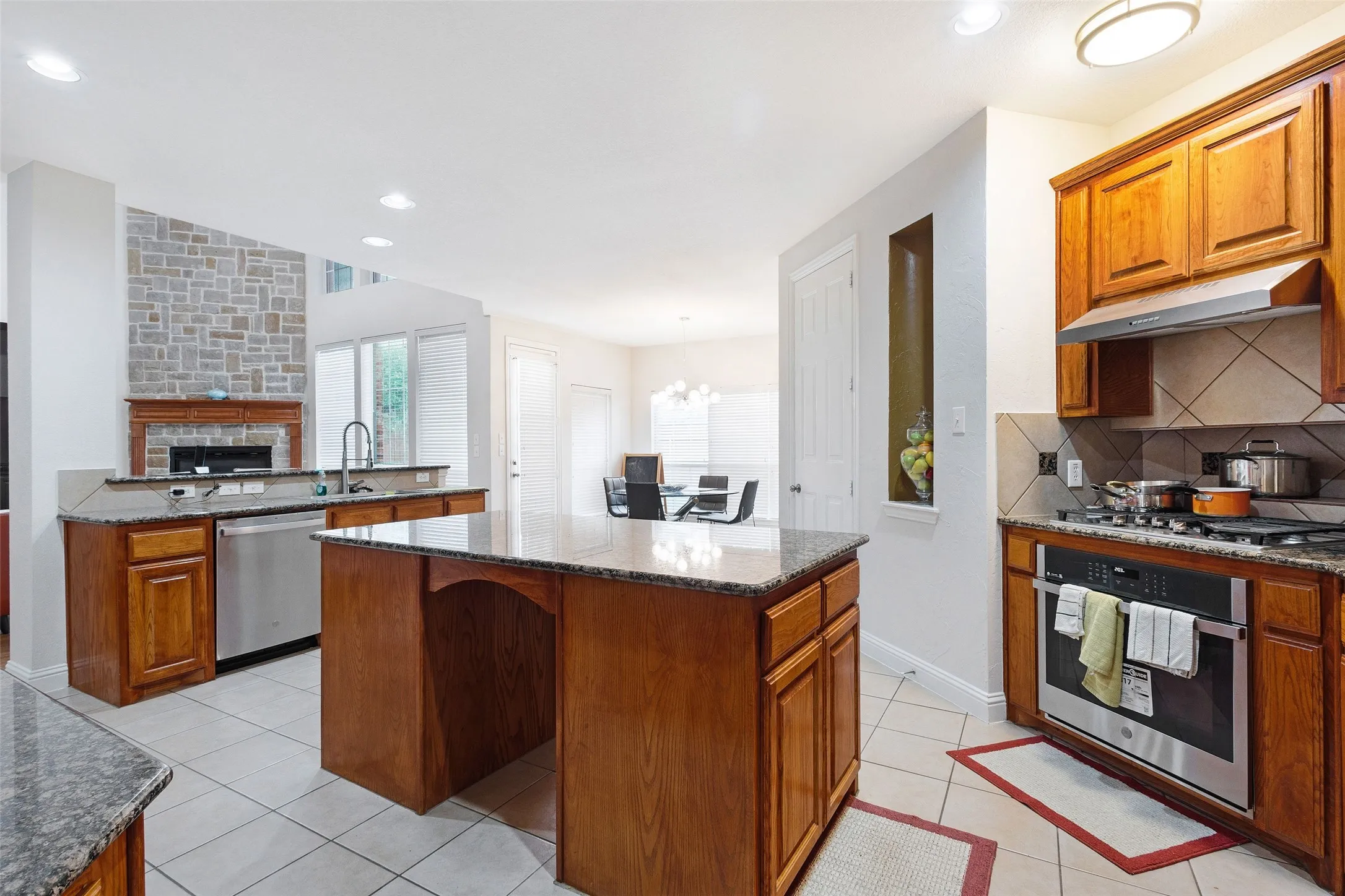 Single Family Residence For Sale in Collin County , 1226 Waterford Way, Allen, Texas 75013, 6 Bedrooms, 5 Bathrooms, 2 Garage spaces, 4,796 Sqft, built in 2004, Price $875,000, mls#21281297, Real Estate Agent in Allen, Homes For Sale in Collin county, Homes For Sale in Allen, Realtor in Allen Texas, Real Estate Brokerage Independent Realty Texas, Luminita Cordes Realtor