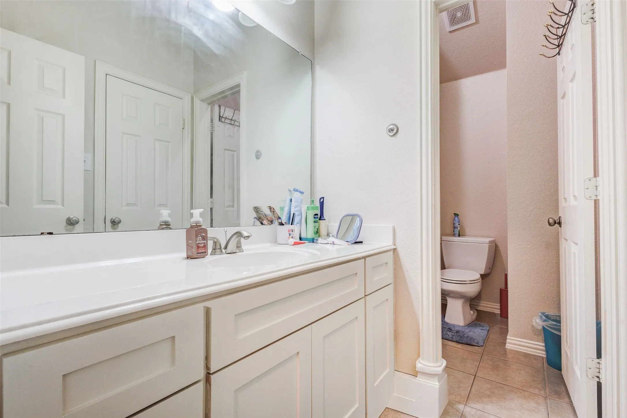 Single Family Residence For Sale in Collin County , 1226 Waterford Way, Allen, Texas 75013, 6 Bedrooms, 5 Bathrooms, 2 Garage spaces, 4,796 Sqft, built in 2004, Price $875,000, mls#21281297, Real Estate Agent in Allen, Homes For Sale in Collin county, Homes For Sale in Allen, Realtor in Allen Texas, Real Estate Brokerage Independent Realty Texas, Luminita Cordes Realtor