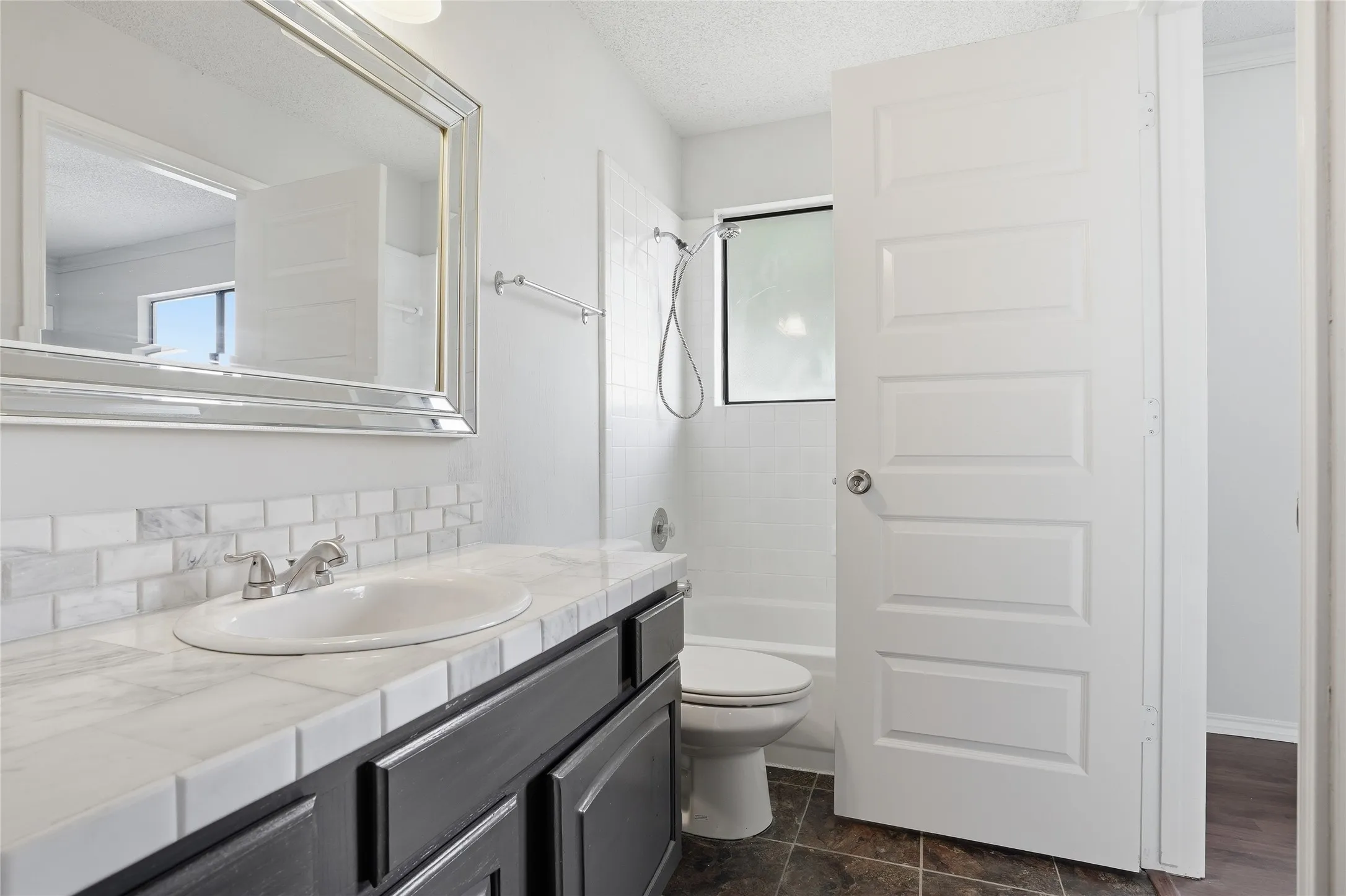Single Family Residence For Sale in Denton County , 2142 Falcon Ridge Drive, Carrollton, Texas 75010, 3 Bedroom, 3 Bathroom, 2 Garage spaces, 1,474 Sqft, built in 1985, mls#21281325, Real Estate Agent in Carrollton, Homes For Sale in Denton county, Homes For Sale in Carrollton, Realtor in Carrollton Texas, Real Estate Brokerage Independent Realty Texas, Luminita Cordes Realtor