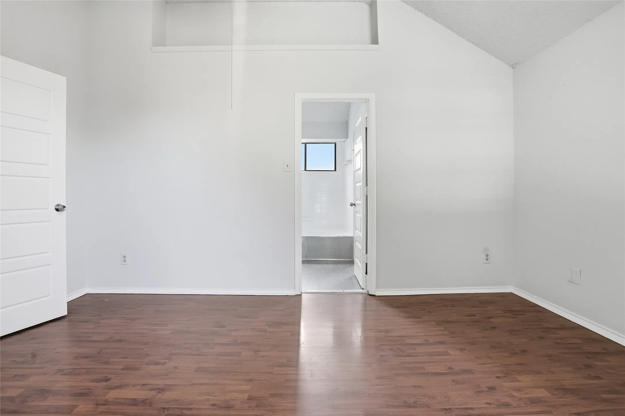 Single Family Residence For Sale in Denton County , 2142 Falcon Ridge Drive, Carrollton, Texas 75010, 3 Bedroom, 3 Bathroom, 2 Garage spaces, 1,474 Sqft, built in 1985, mls#21281325, Real Estate Agent in Carrollton, Homes For Sale in Denton county, Homes For Sale in Carrollton, Realtor in Carrollton Texas, Real Estate Brokerage Independent Realty Texas, Luminita Cordes Realtor