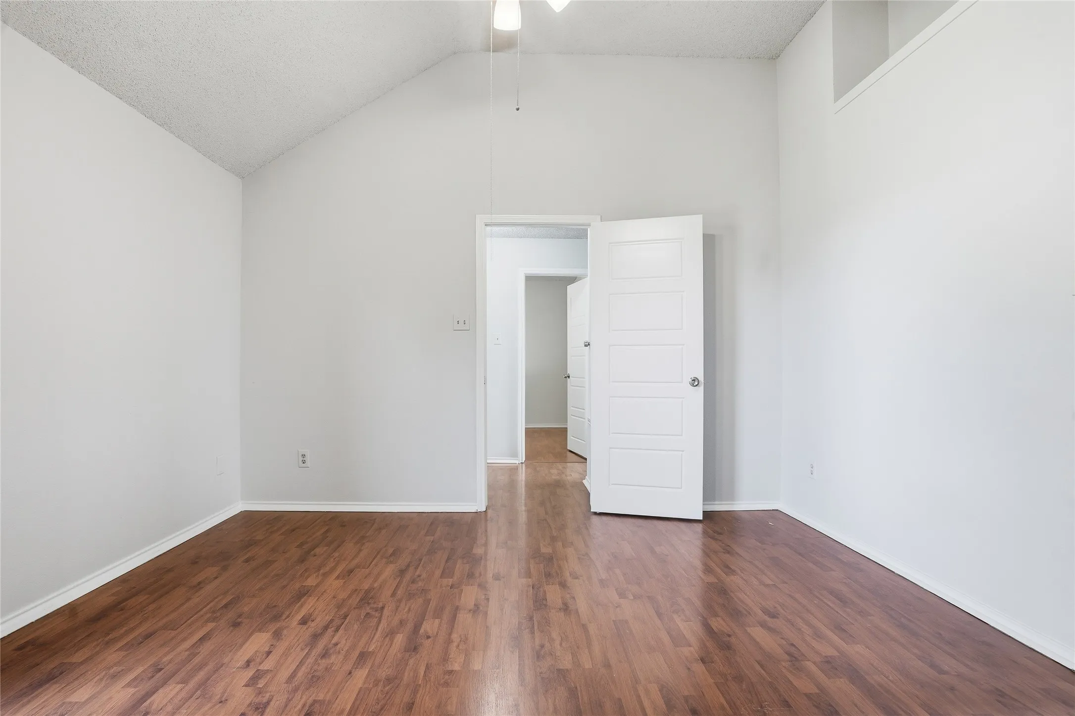 Single Family Residence For Sale in Denton County , 2142 Falcon Ridge Drive, Carrollton, Texas 75010, 3 Bedroom, 3 Bathroom, 2 Garage spaces, 1,474 Sqft, built in 1985, mls#21281325, Real Estate Agent in Carrollton, Homes For Sale in Denton county, Homes For Sale in Carrollton, Realtor in Carrollton Texas, Real Estate Brokerage Independent Realty Texas, Luminita Cordes Realtor