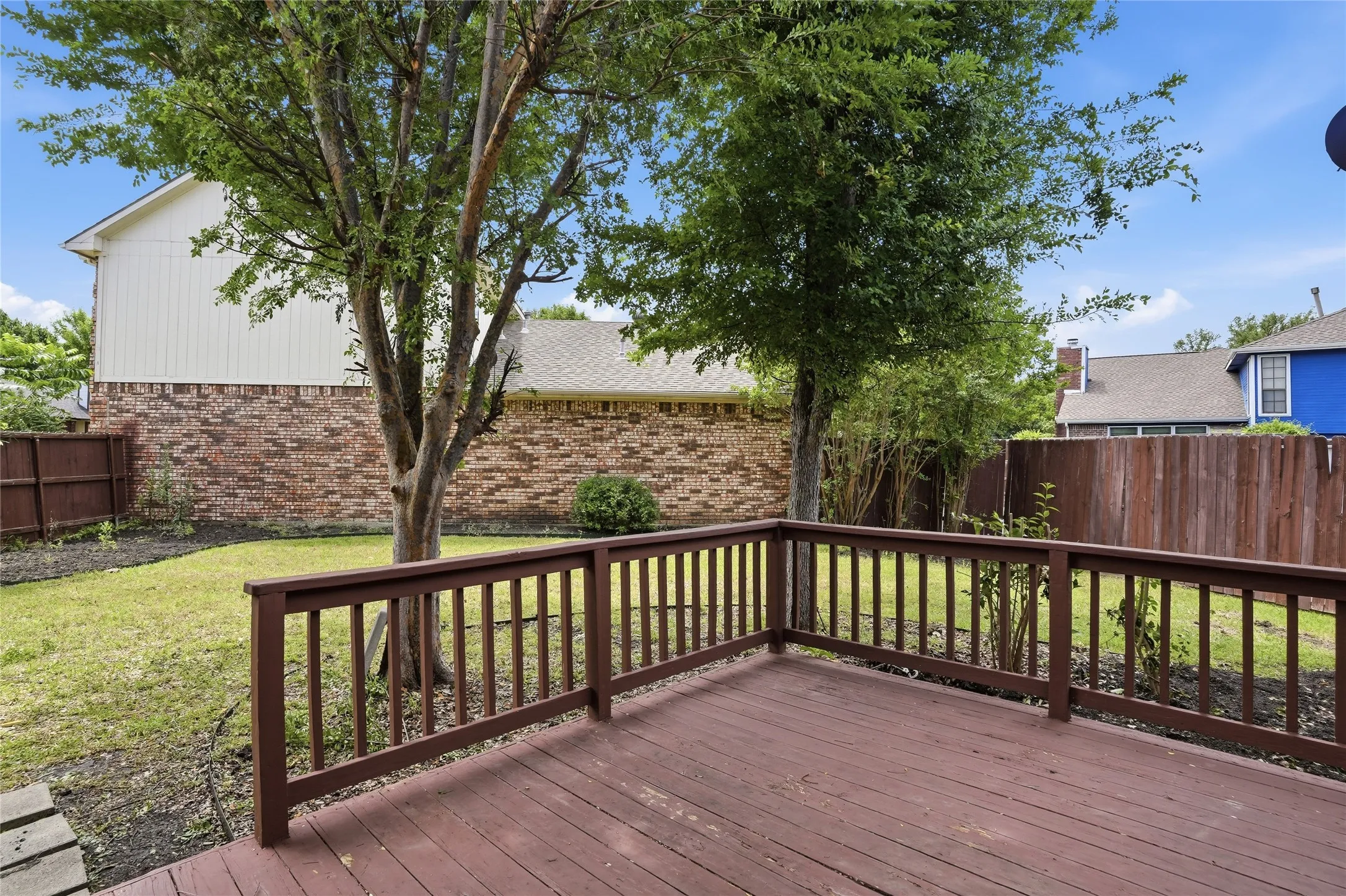 Single Family Residence For Sale in Denton County , 2142 Falcon Ridge Drive, Carrollton, Texas 75010, 3 Bedroom, 3 Bathroom, 2 Garage spaces, 1,474 Sqft, built in 1985, mls#21281325, Real Estate Agent in Carrollton, Homes For Sale in Denton county, Homes For Sale in Carrollton, Realtor in Carrollton Texas, Real Estate Brokerage Independent Realty Texas, Luminita Cordes Realtor