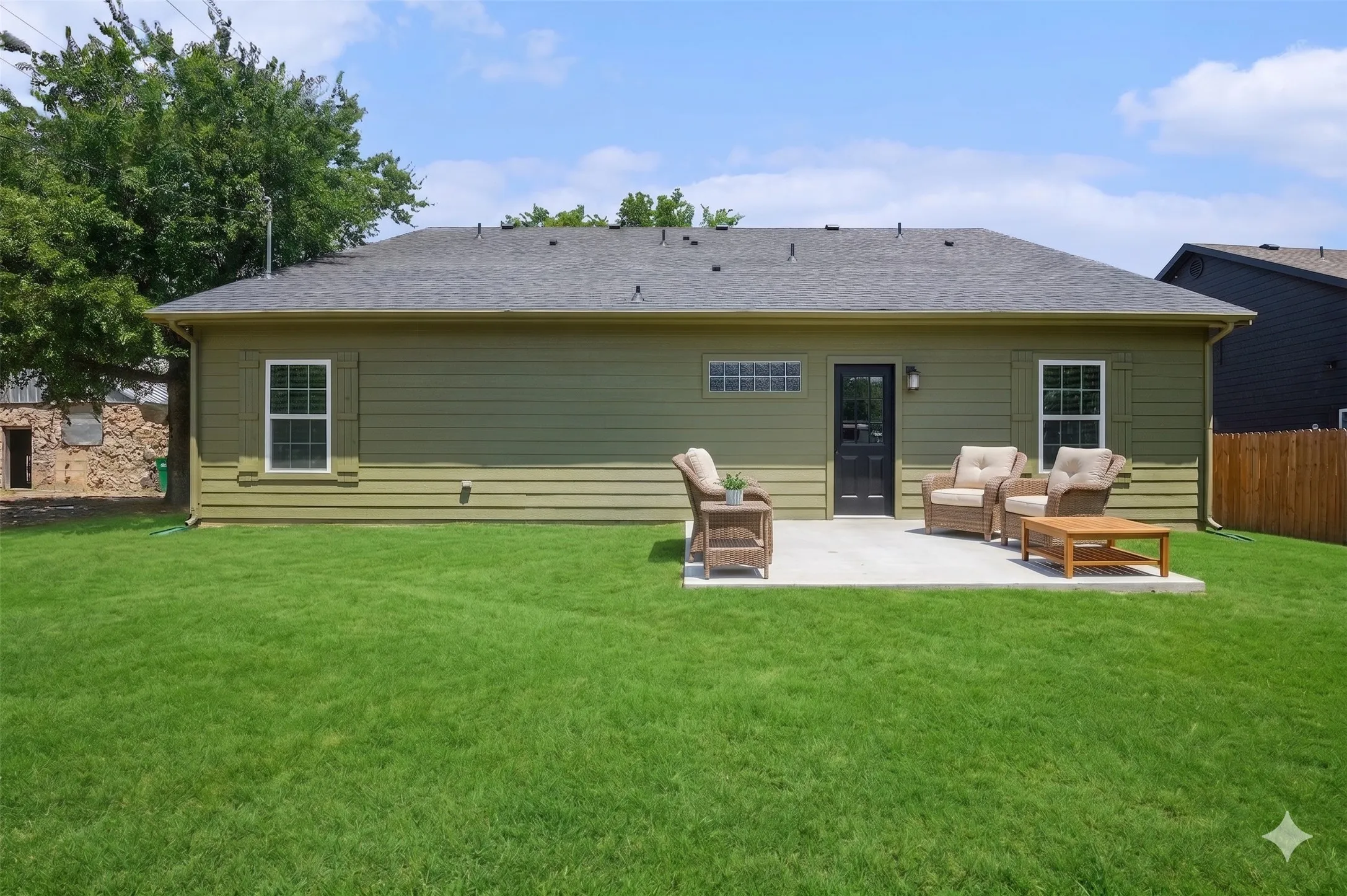 Single Family Residence For Sale in Wise County , 290 E Aurora Street, Rhome, Texas 76078, 3 Bedroom, 3 Bathroom, Garage spaces, 2,025 Sqft, built in 2022, mls#21281274, Real Estate Agent in Rhome, Homes For Sale in Wise county, Homes For Sale in Rhome, Realtor in Rhome Texas, Real Estate Brokerage Independent Realty Texas, Luminita Cordes Realtor