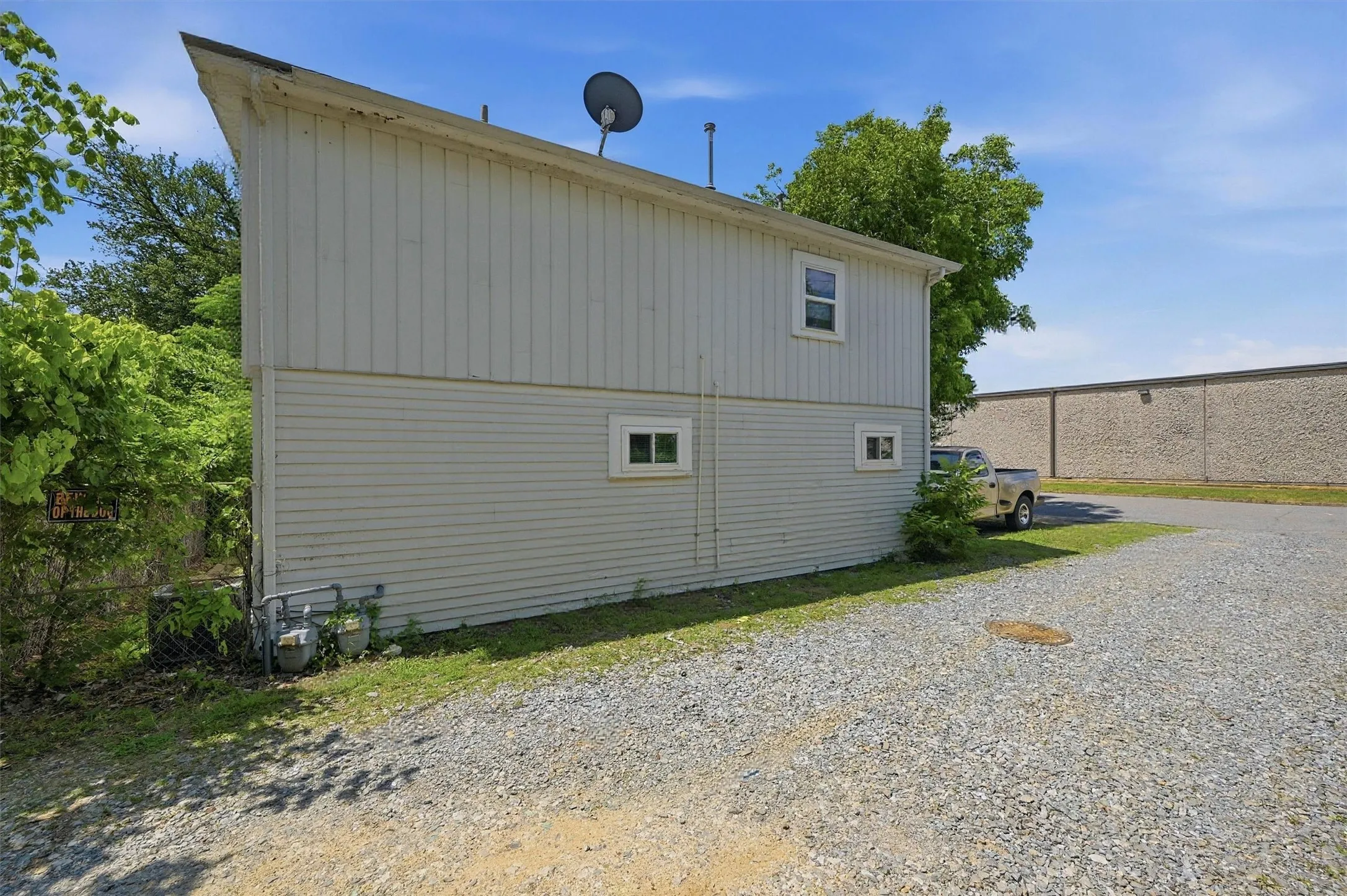 Duplex For Rent in Grayson County , 310 S Barrett Avenue 101, Denison, Texas 75020, 1 Bedroom, 1 Bathroom, Garage spaces, 627 Sqft, built in 1943, mls#21281380, Real Estate Agent in Denison, Homes For Rent in Grayson county, Homes For Rent in Denison, Realtor in Denison Texas, Real Estate Brokerage Independent Realty Texas, Luminita Cordes Realtor
