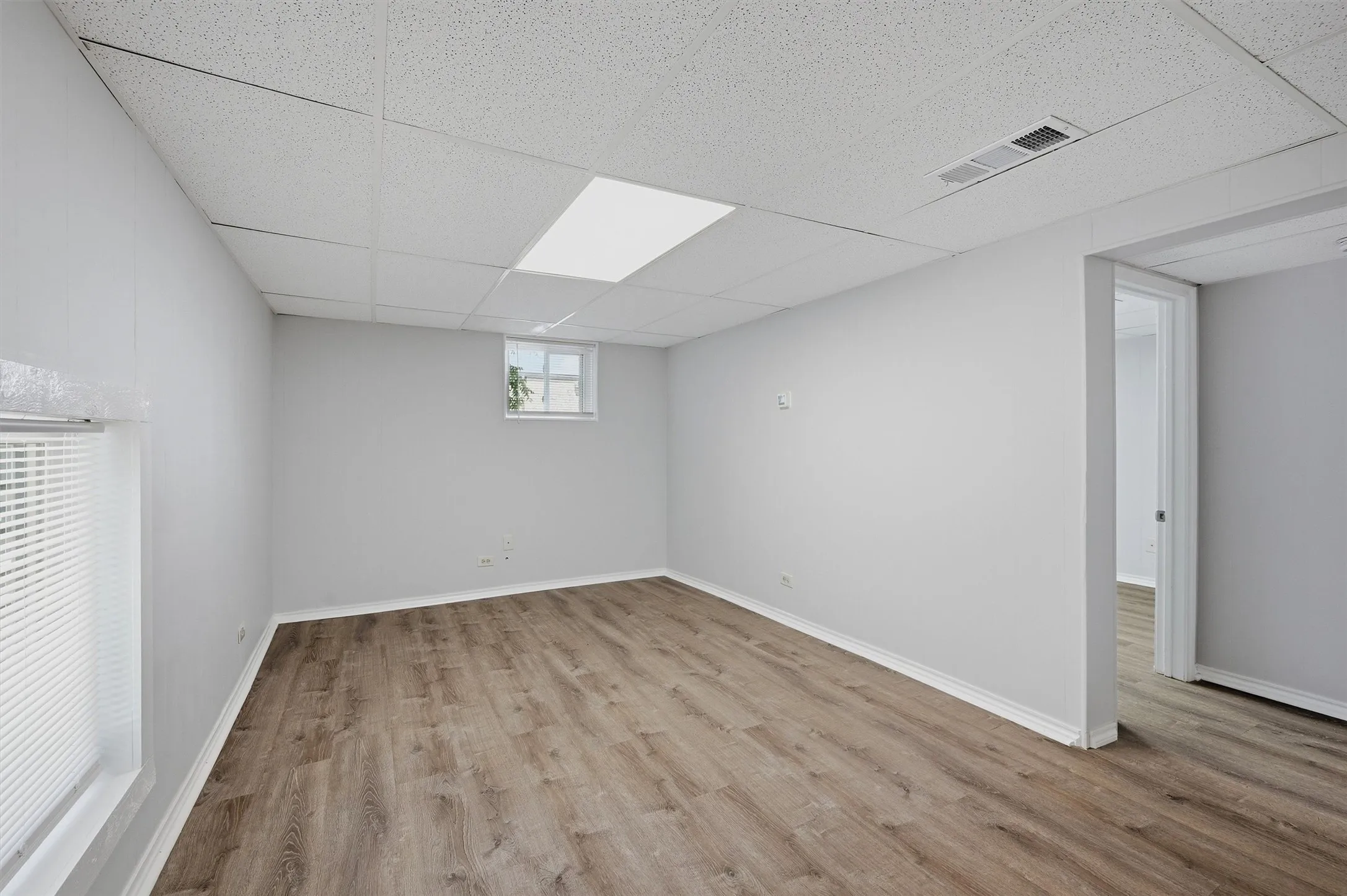 Duplex For Rent in Grayson County , 310 S Barrett Avenue 101, Denison, Texas 75020, 1 Bedroom, 1 Bathroom, Garage spaces, 627 Sqft, built in 1943, mls#21281380, Real Estate Agent in Denison, Homes For Rent in Grayson county, Homes For Rent in Denison, Realtor in Denison Texas, Real Estate Brokerage Independent Realty Texas, Luminita Cordes Realtor