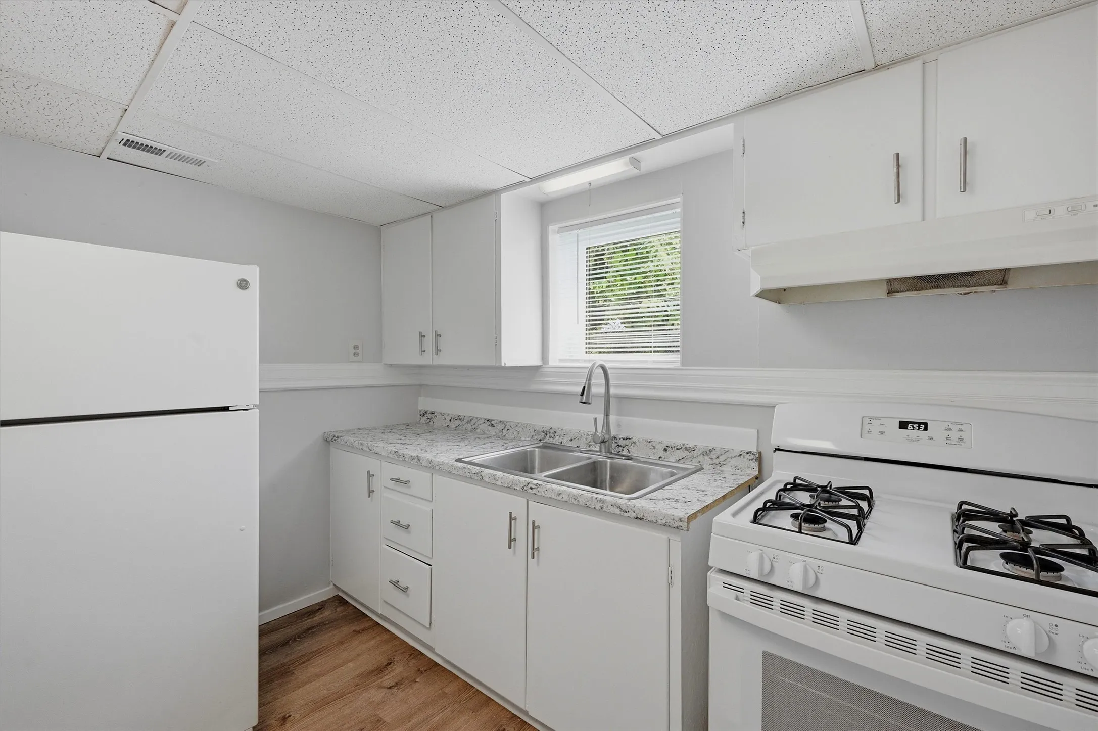 Duplex For Rent in Grayson County , 310 S Barrett Avenue 101, Denison, Texas 75020, 1 Bedroom, 1 Bathroom, Garage spaces, 627 Sqft, built in 1943, mls#21281380, Real Estate Agent in Denison, Homes For Rent in Grayson county, Homes For Rent in Denison, Realtor in Denison Texas, Real Estate Brokerage Independent Realty Texas, Luminita Cordes Realtor