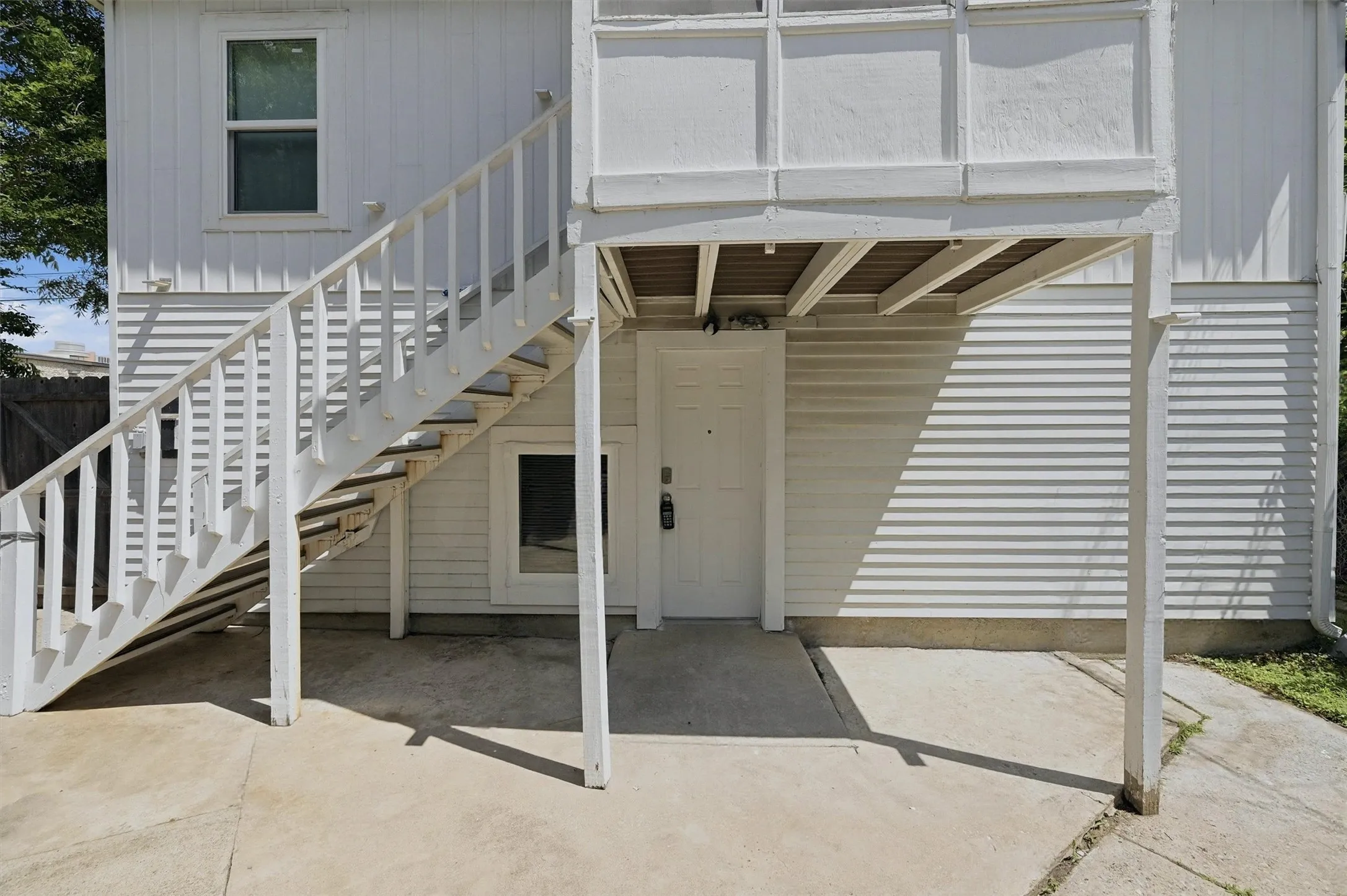 Duplex For Rent in Grayson County , 310 S Barrett Avenue 101, Denison, Texas 75020, 1 Bedroom, 1 Bathroom, Garage spaces, 627 Sqft, built in 1943, mls#21281380, Real Estate Agent in Denison, Homes For Rent in Grayson county, Homes For Rent in Denison, Realtor in Denison Texas, Real Estate Brokerage Independent Realty Texas, Luminita Cordes Realtor